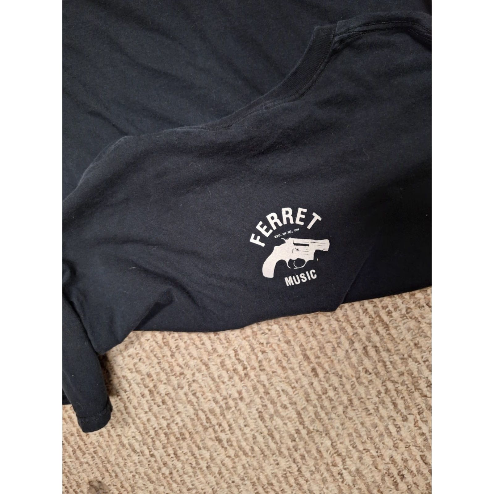 Vintage Boys Night Out Band Tour Ferret Music Gun Shirt Emo Hardcore XL Black 100% Cotton Graphic Print Short Sleeve T-Shirt Mens Concert Theme Size US XL / EU 56 / 4 - 3 Thumbnail