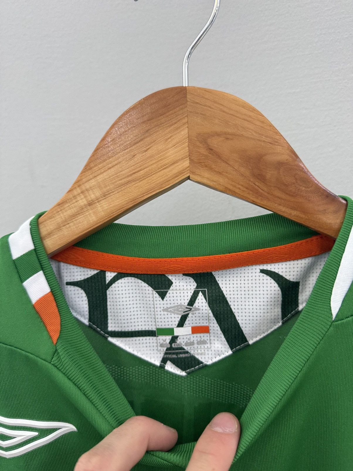 Umbro FA Ireland soccer jersey casual shirt football Size US M / EU 48-50 / 2 - 3 Thumbnail