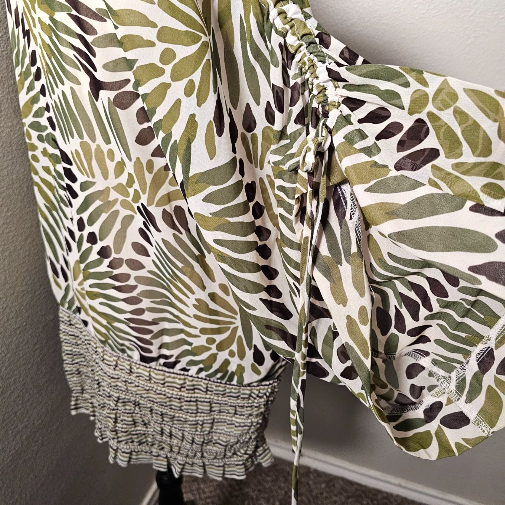 Vintage Ashley Stewart Poncho Blouse 14W Green Leaf Print Women V Neck Beaded Size XL / US 12-14 / IT 48-50 - 5 Thumbnail