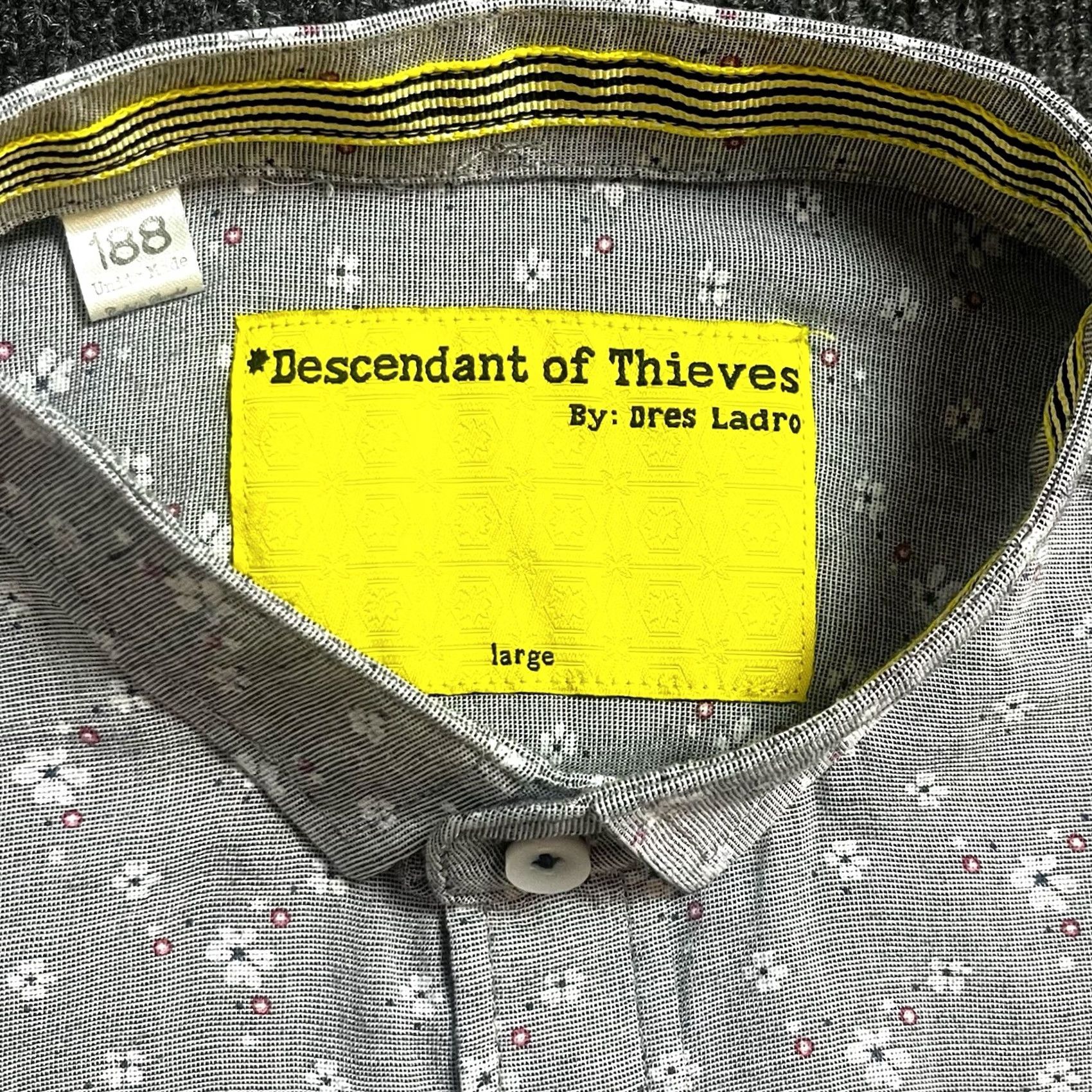 Descendant Of Thieves Shirt Mens L Gray Floral Short Sleeve Button Up, Men's — image 5 of 6