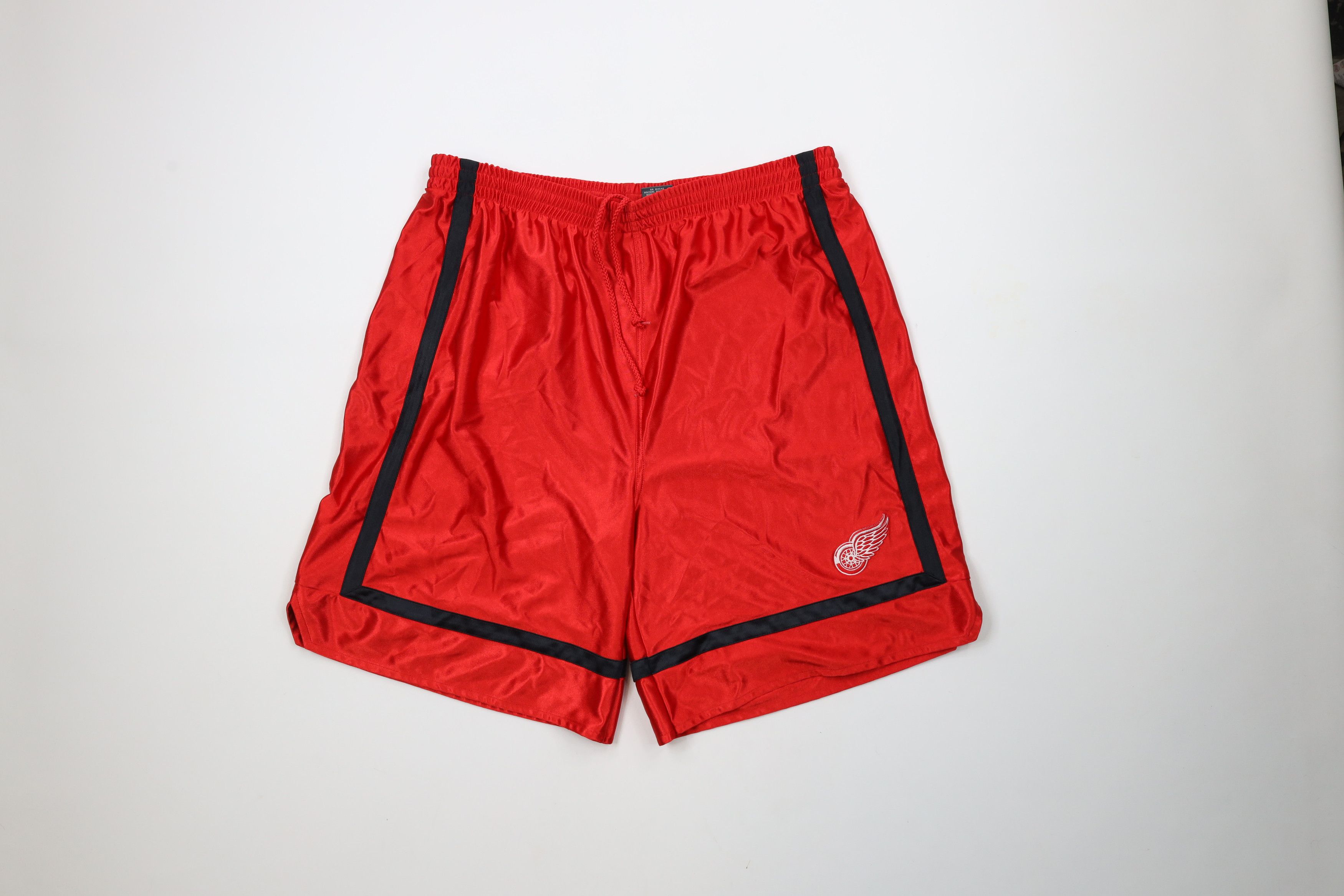 Vintage Vintage 90s Wings Hockey Gym Basketball Shorts Red Polyester Size US 36 / EU 52 - 1 Thumbnail