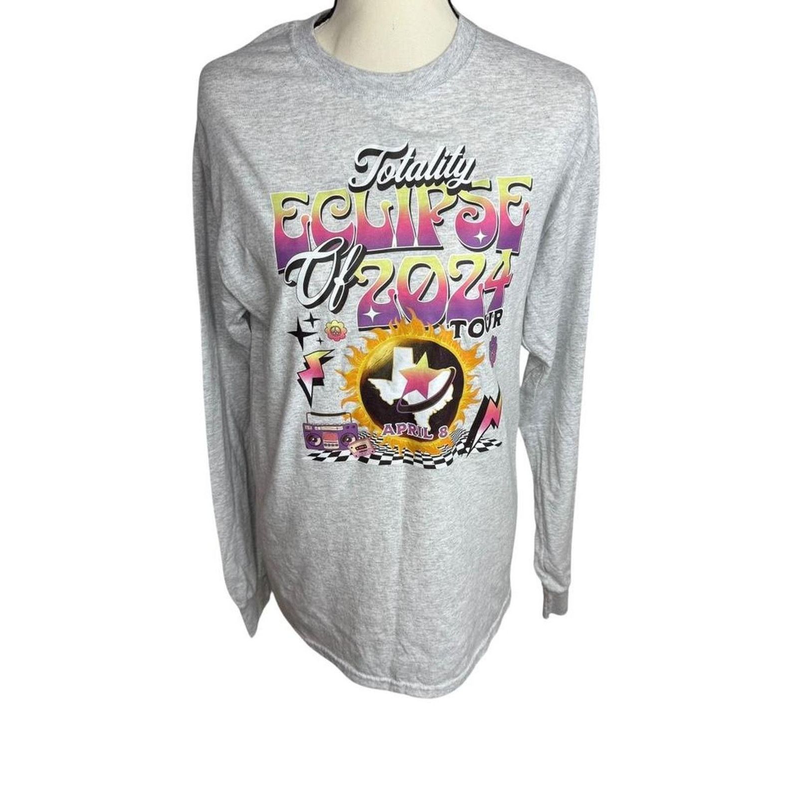 Jerzees Eclipse 2024 Graphic Tee M Long Sleeve Size M / US 6-8 / IT 42-44 - 1 Thumbnail