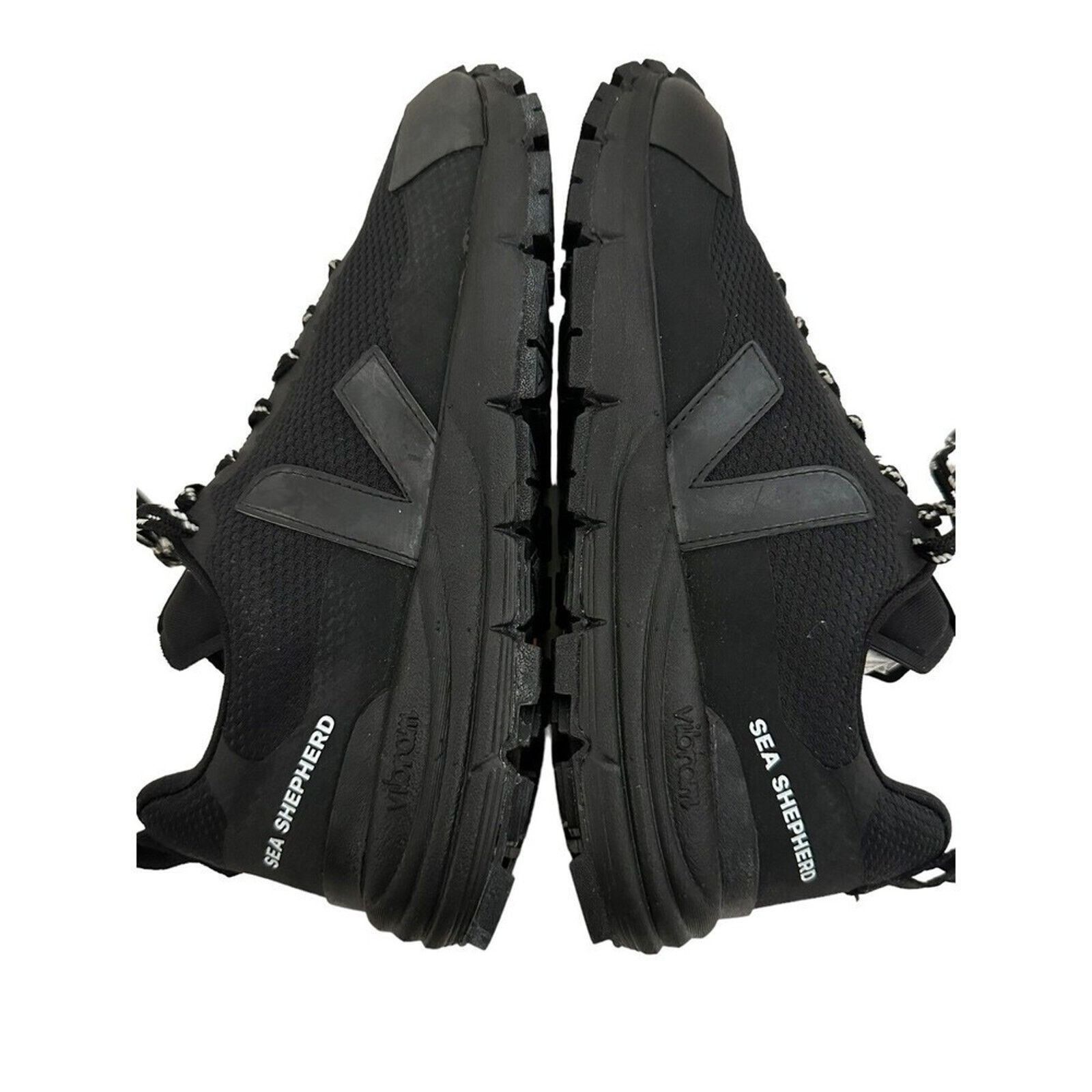 Veja Veja × Sea Shepherd Sneaker 22A Black Size 9 Women Size US 9 / IT 39 - 5 Thumbnail