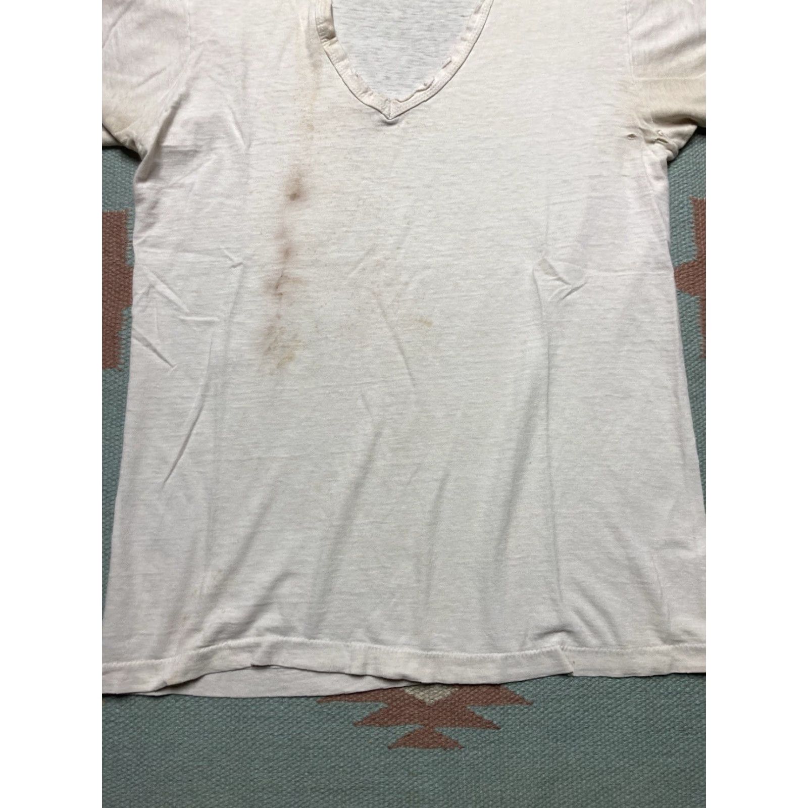 Fruit Of The Loom VINTAGE 70s blank white T-shirt V-Neck Fruit of the Loom Grunge Medium M Mens Size US M / EU 48-50 / 2 - 2 Thumbnail