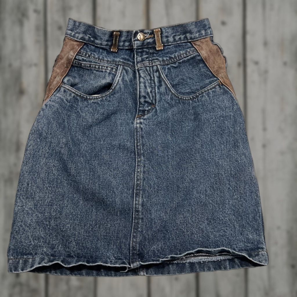 Vintage VINTAGE Weathered Blues Denim Western Skirt Size 6 Leather Accents Bare Back A-Line Women Short Cowboy" Size 28" / US 6 / IT 42 - 1 Thumbnail