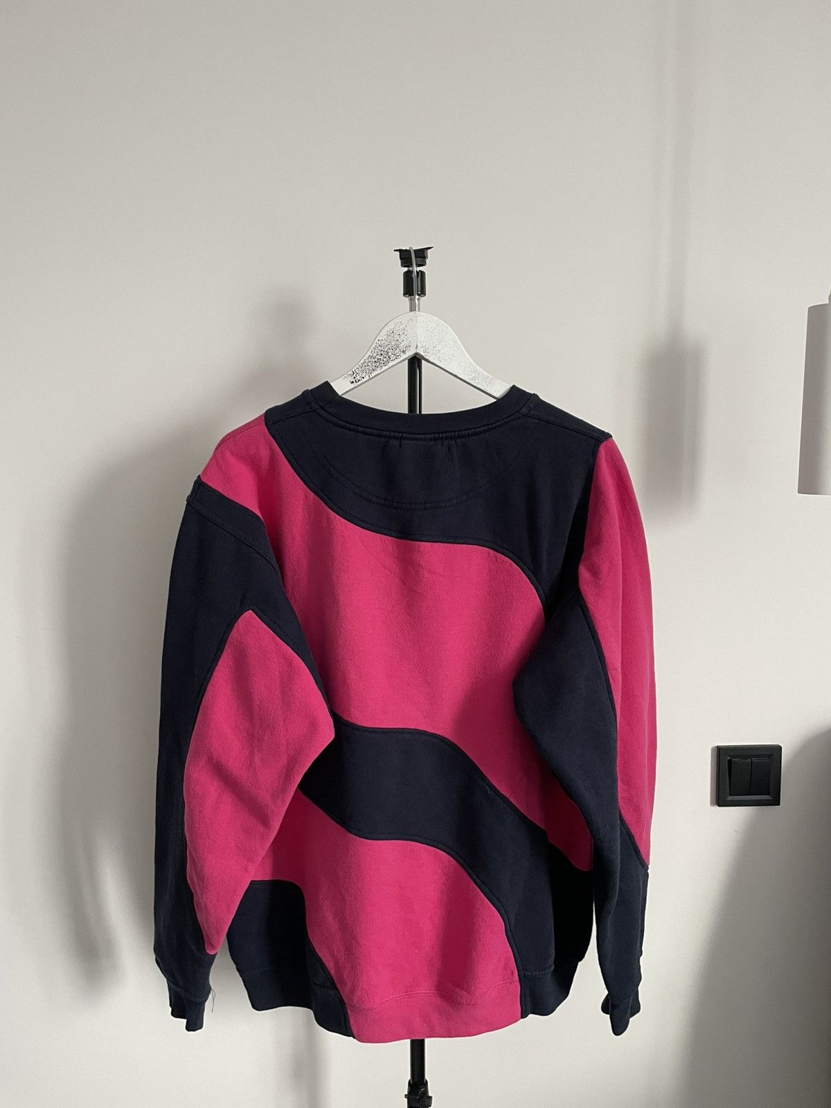 Nike Vintage 90ʼs Nike Rework Y2K Sweatshirt Black/Pink RARE Size US L / EU 52-54 / 3 - 3 Thumbnail