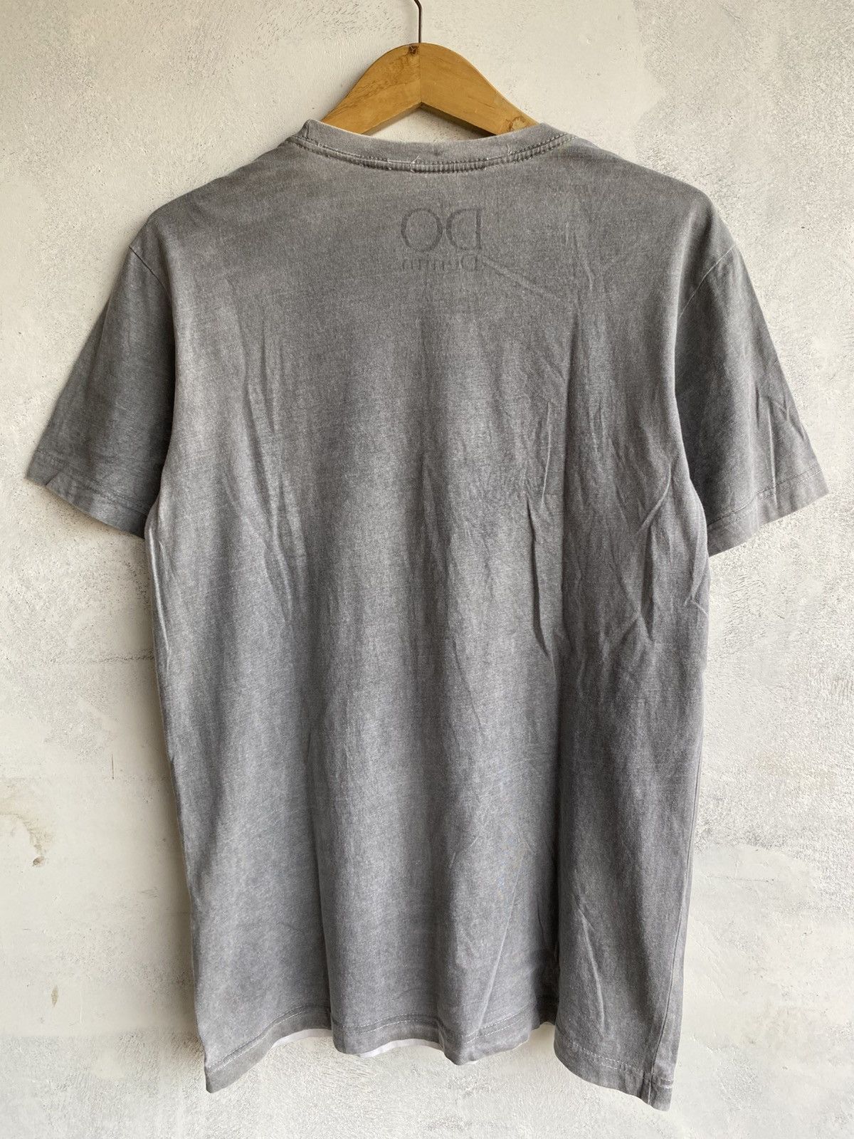 Japanese Brand Vintage Y2K Skull Living Dead Tee Size US S / EU 44-46 / 1 - 5 Thumbnail