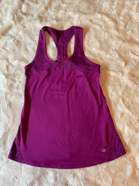 American Eagle Outfitters American Eagle Tank Top NWOT Size XS / US 0-2 / IT 36-38 - 1 Thumbnail