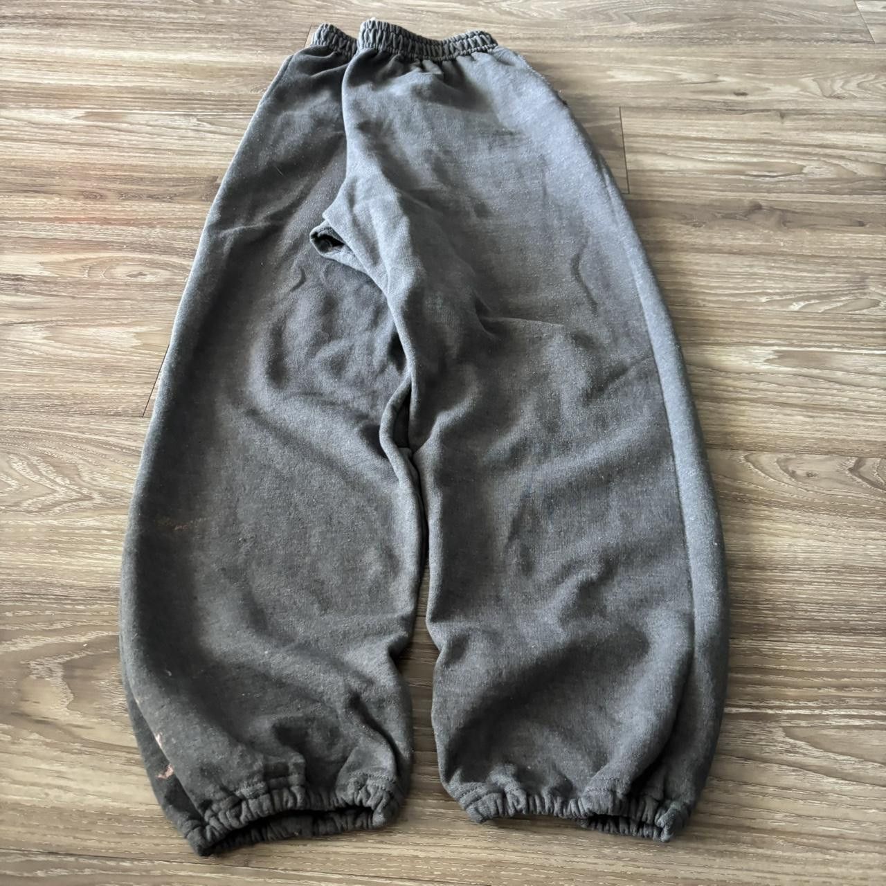 Japanese Brand Crazy Vintage Y2K/2000s Baggy Grey Essential Sweatpants! Fits L Size US 34 / EU 50 - 3 Thumbnail