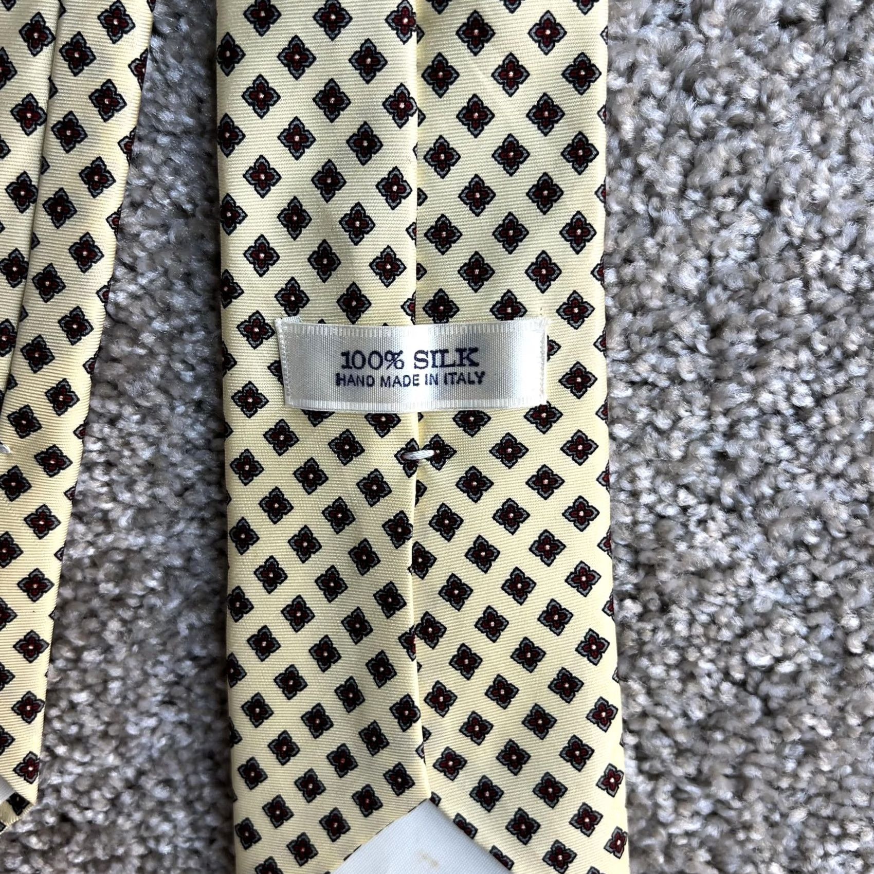 Vintage Silk Tie Mens One Size Yellow Geometric Classic Dress Necktie Handmade Italy Size ONE SIZE - 3 Thumbnail
