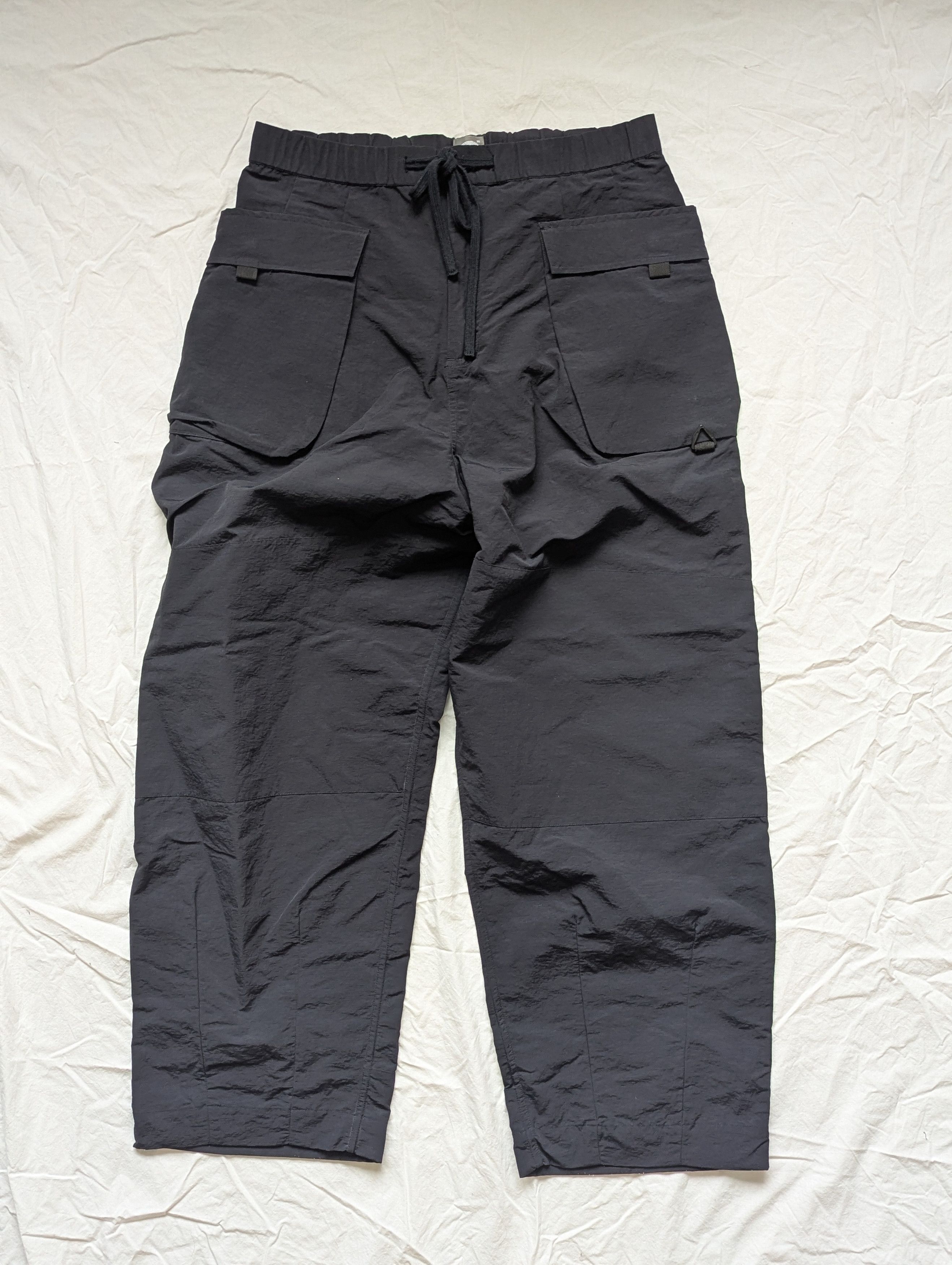 18 East vetti pant in midnight navy nylon taslan size XL