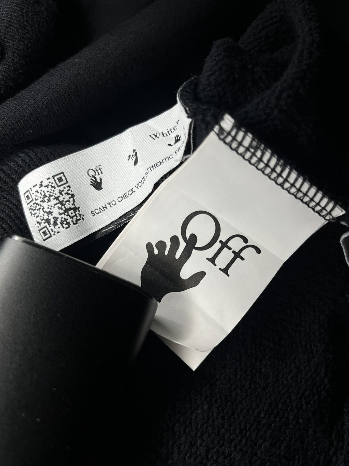 Off-White OFF WHITE BY VIRGIL ABLOH BLACK CARAVAGGIO ARROW HOODIE Size US L / EU 52-54 / 3 - 8 Thumbnail
