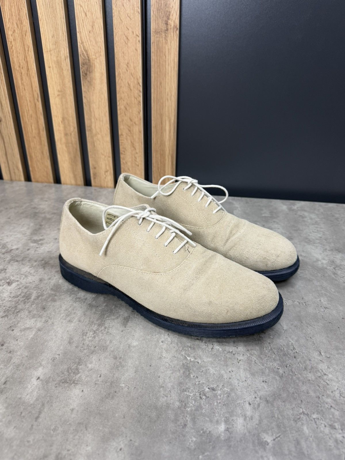 Dr. Martens Dr. Martens Henley Suede Derby Shoes Beige EU 43 US 10 Size US 9 / EU 42 - 7 Thumbnail