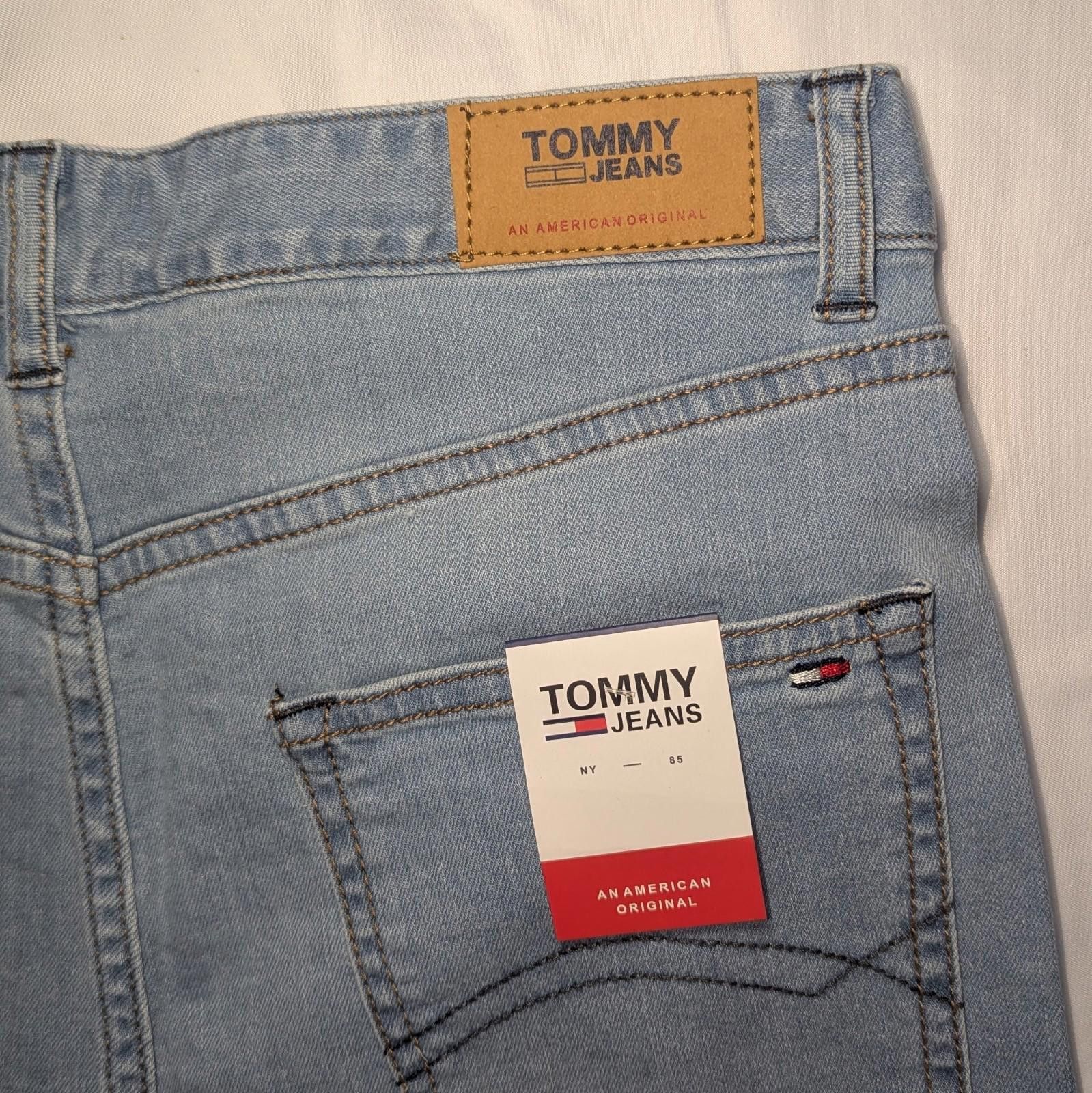 Tommy Hilfiger Tommy Jeans Women’s High Rise Embroidered Denim Shorts 28 Size 28" / US 6 / IT 42 - 5 Thumbnail
