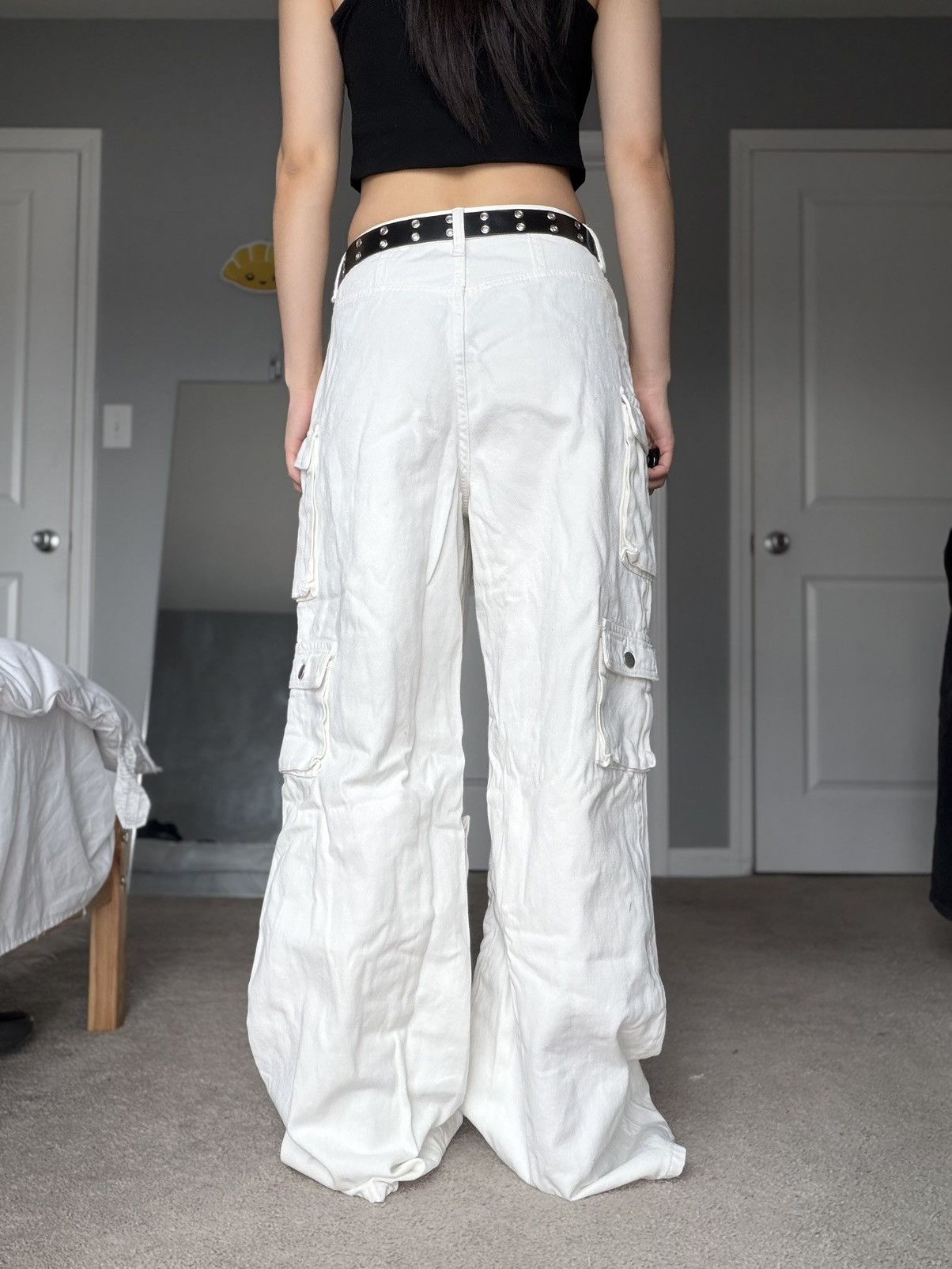 Fashion Nova White Multi-Pocket Wide Leg High Waisted Baggy Cargo Pants Size 28" / US 6 / IT 42 - 11 Thumbnail