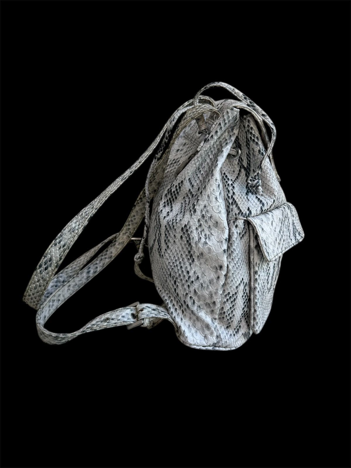 Le Grande Bleu (L.G.B.) Japan Brand ET Vous White Python Design Leather Backpack Size ONE SIZE - 4 Thumbnail