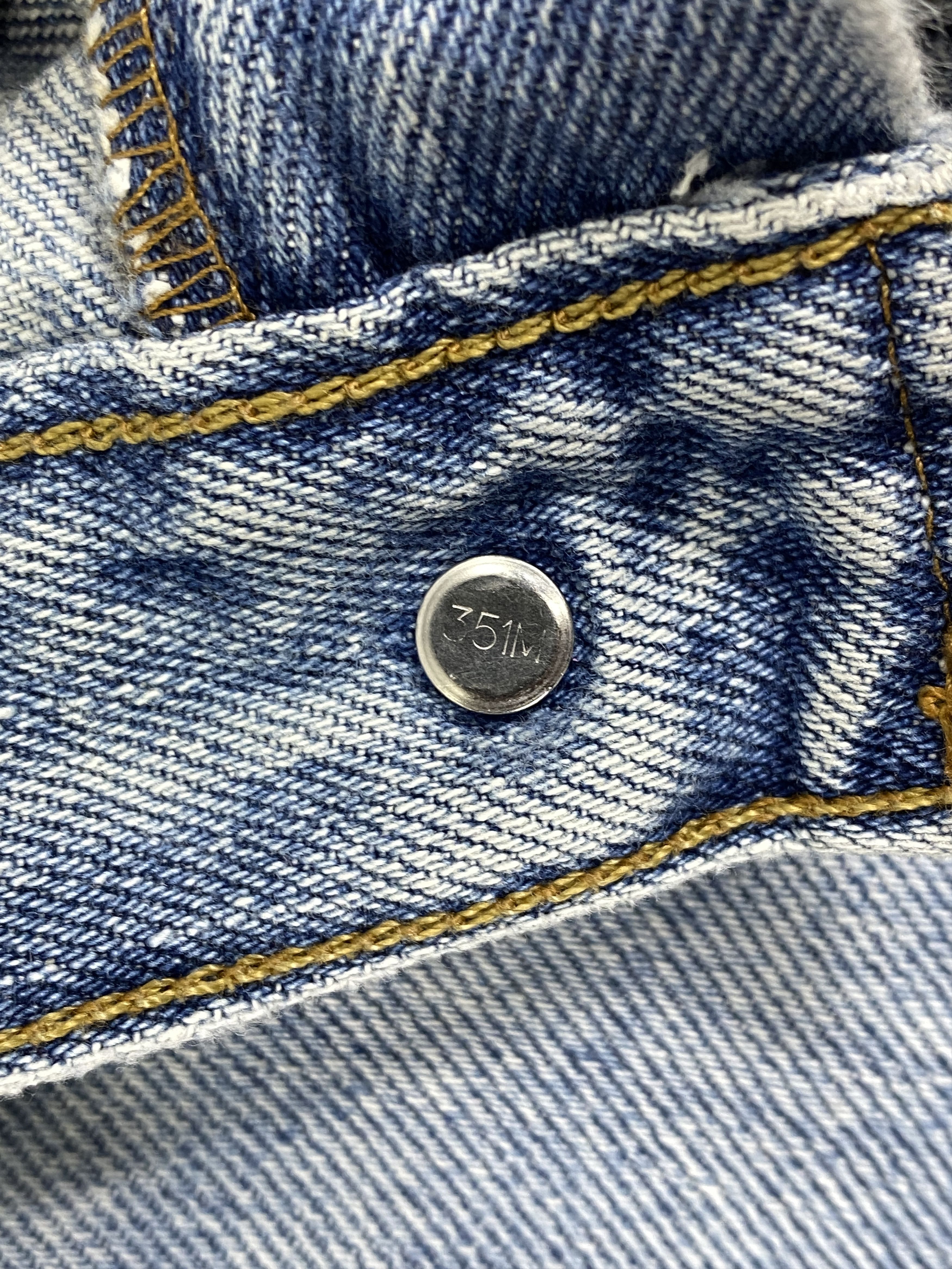 Levi's Vintage Clothing Light Blue Wash Vintage Levi's 550 37x28 Denim -JN1829 Size US 37 - 7 Thumbnail