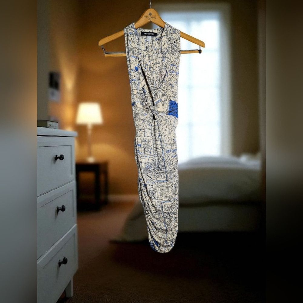 Urban Outfitters Urban Outfitters S White and Blue Map Print Amaya Twist Dre Size S / US 4 / IT 40 - 1 Thumbnail