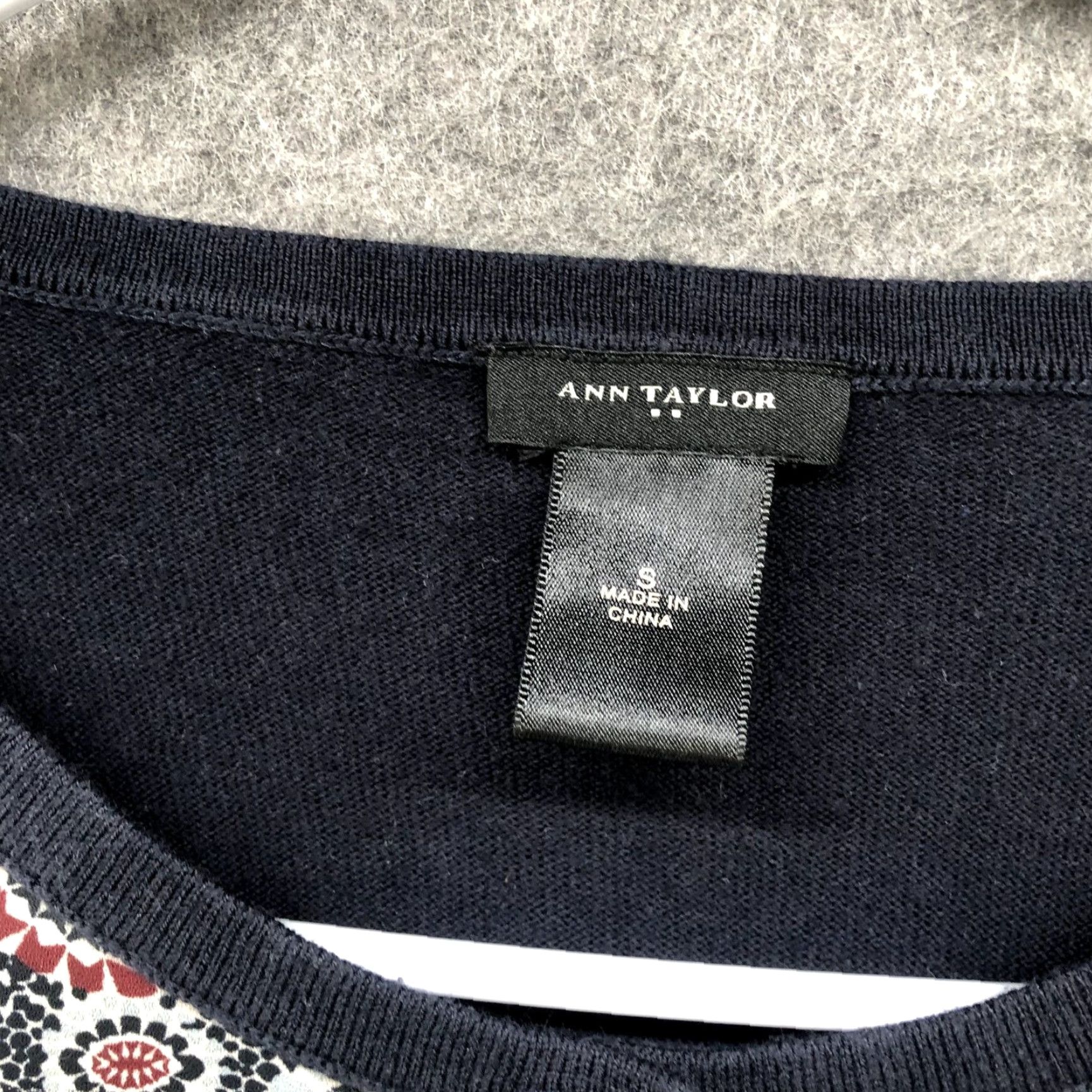 Ann Taylor VINTAGE Ann Taylor Cardigan Womens S Chiffon Mixed Media Button Front Printed Black Size S / US 4 / IT 40 - 5 Thumbnail