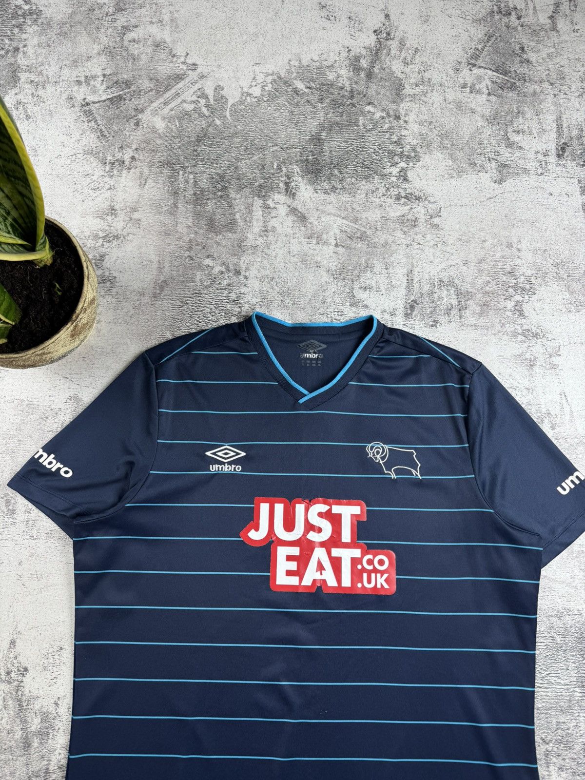 Umbro Derby County 2014/2015 Blue Home Umbro Men’s Soccer Football T Shirt Jersey Kit Size US XL / EU 56 / 4 - 5 Thumbnail