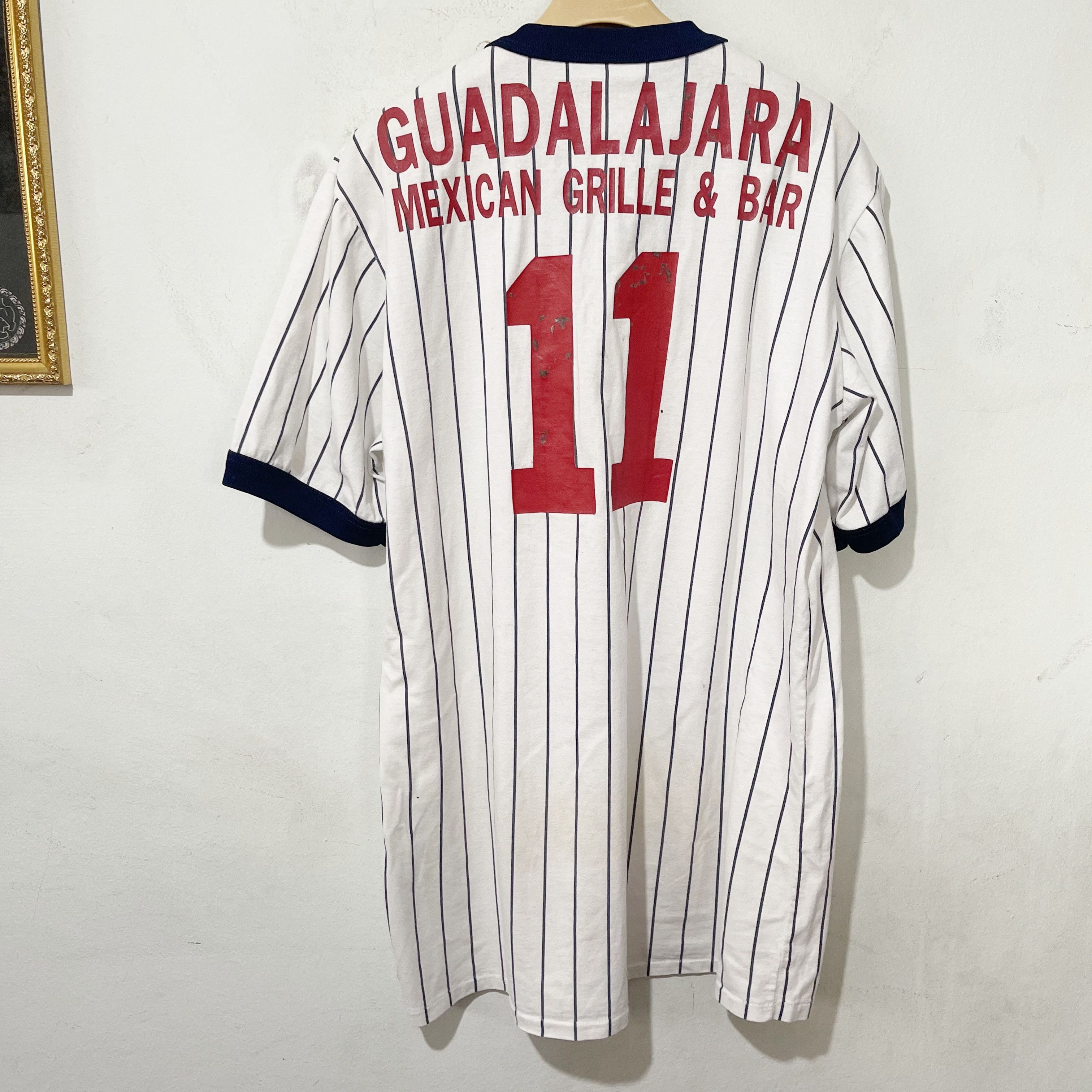 MLB Vintage Minnesota Twins Pinstripe V-Neck T-Shirt Size US L / EU 52-54 / 3 - 3 Thumbnail