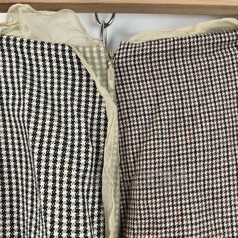 Fendi Fendi Three-dimensional lace checkered skirt Size 42" / US 20 - 6 Thumbnail