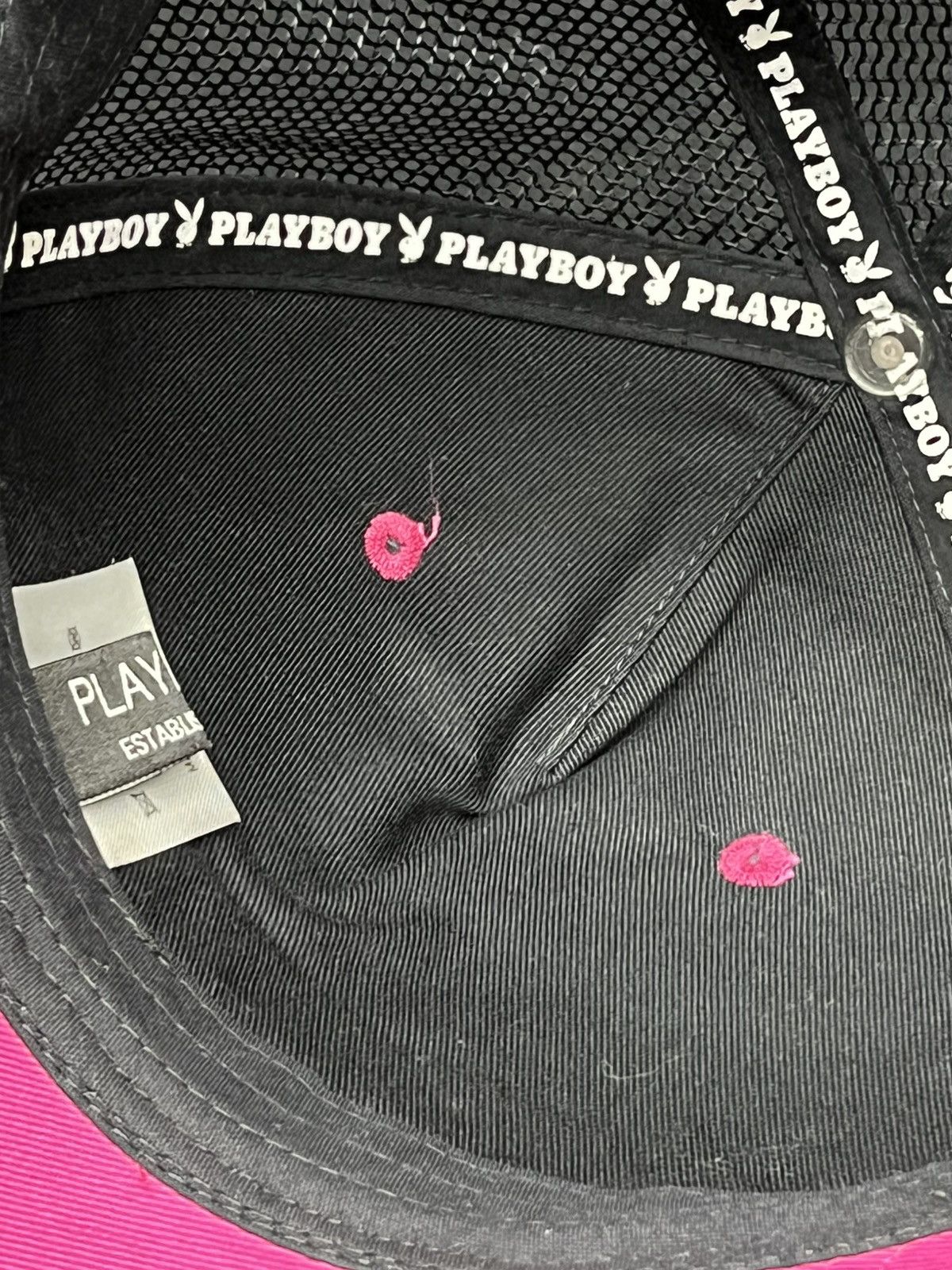 🐇Vintage PLAYBOY Embroidery Spellout Black Pink Trucker Hat