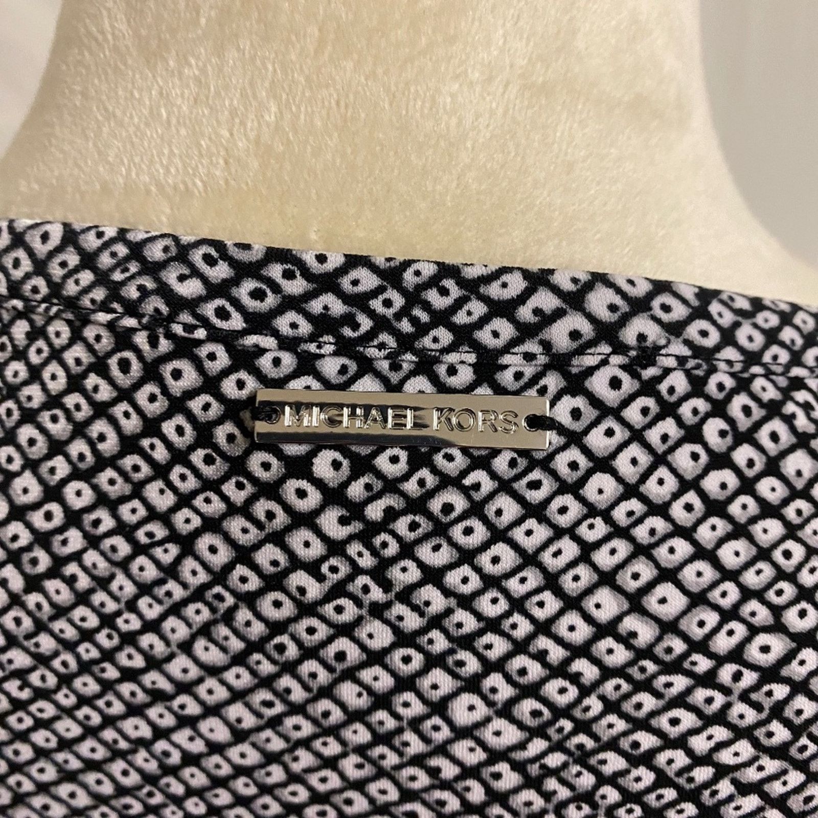 Michael Kors Michael Kors Geometric Pattern Long Sleeve Dress - XS Size XS / US 0-2 / IT 36-38 - 4 Thumbnail