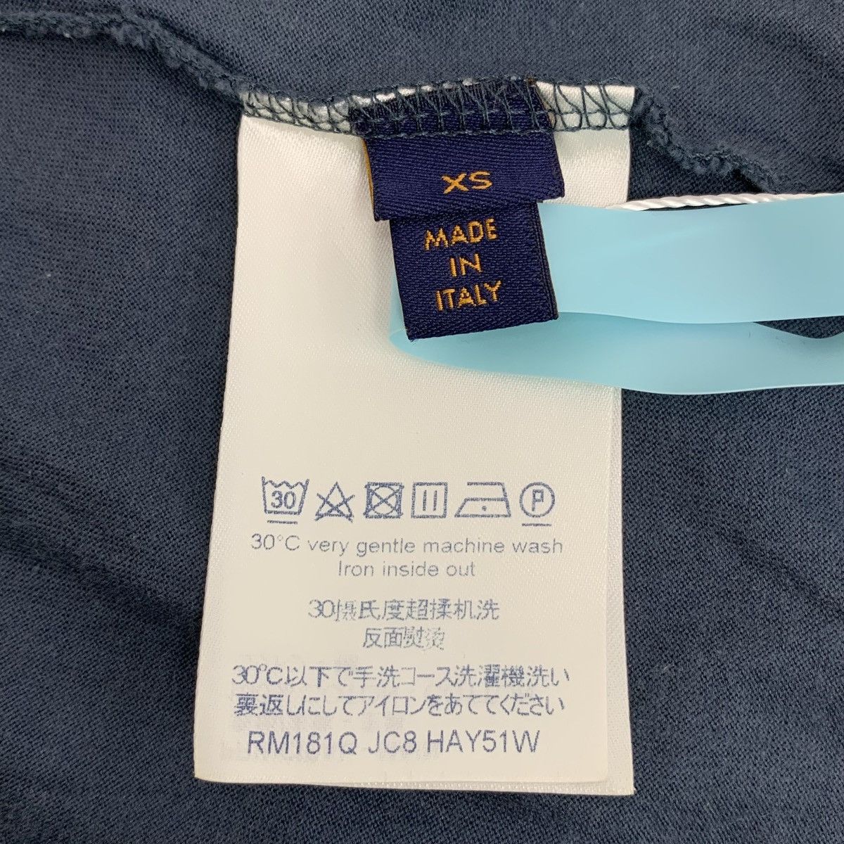 Louis Vuitton Louis Vuitton Logo Embroidered Cotton V-neck T-shirt K26WX Size XS / US 0-2 / IT 36-38 - 6 Thumbnail