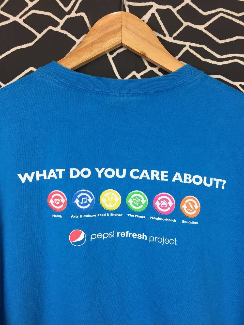Pepsi × Vintage Every Pepsi Refreshes The World Pepsi Promo Tee Size US XL / EU 56 / 4 - 8 Thumbnail
