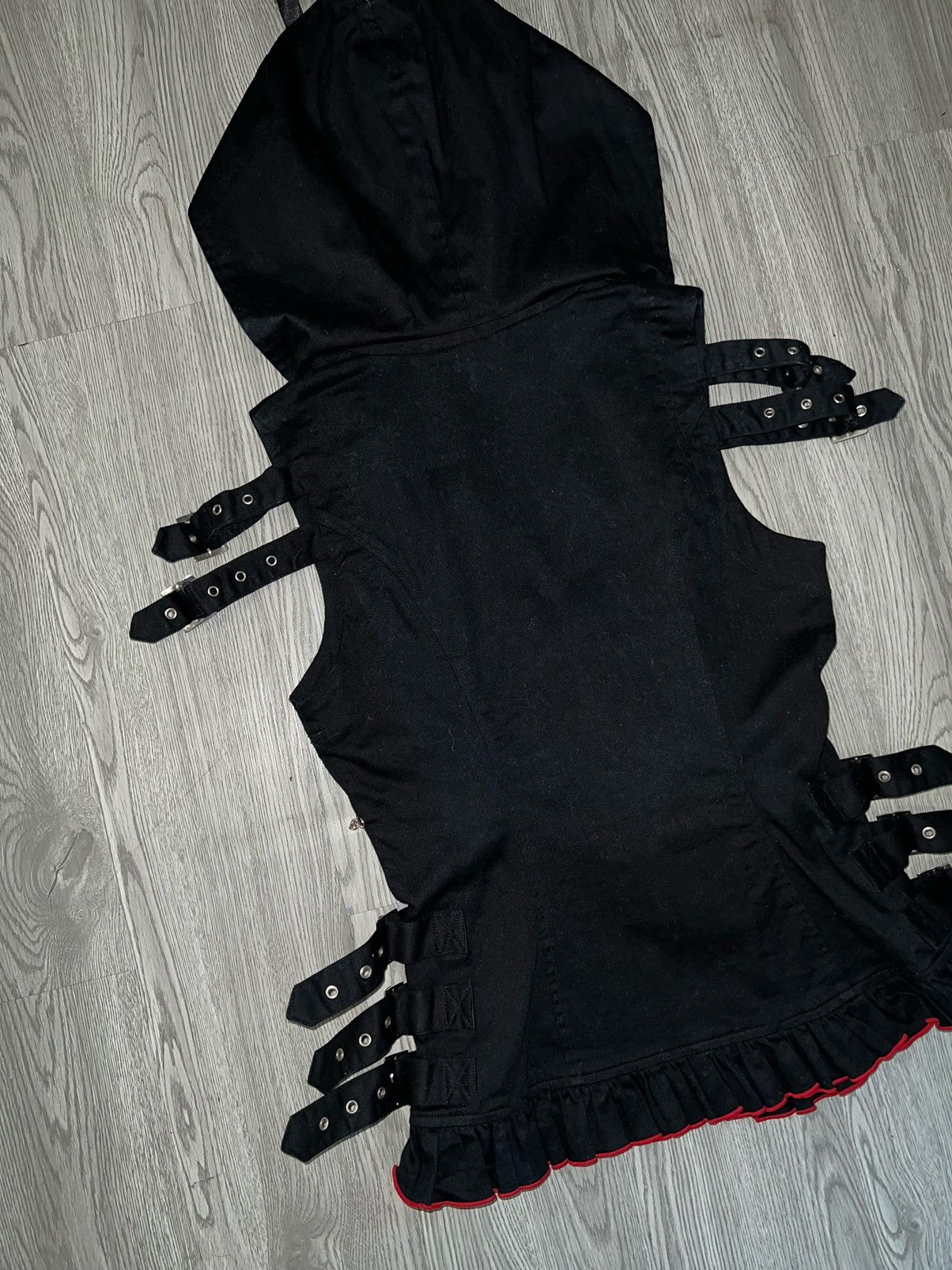 Japanese Brand BODYLINE devil horns punk vest 🧛🏻‍♀️🖤 Size ONE SIZE - 10 Thumbnail