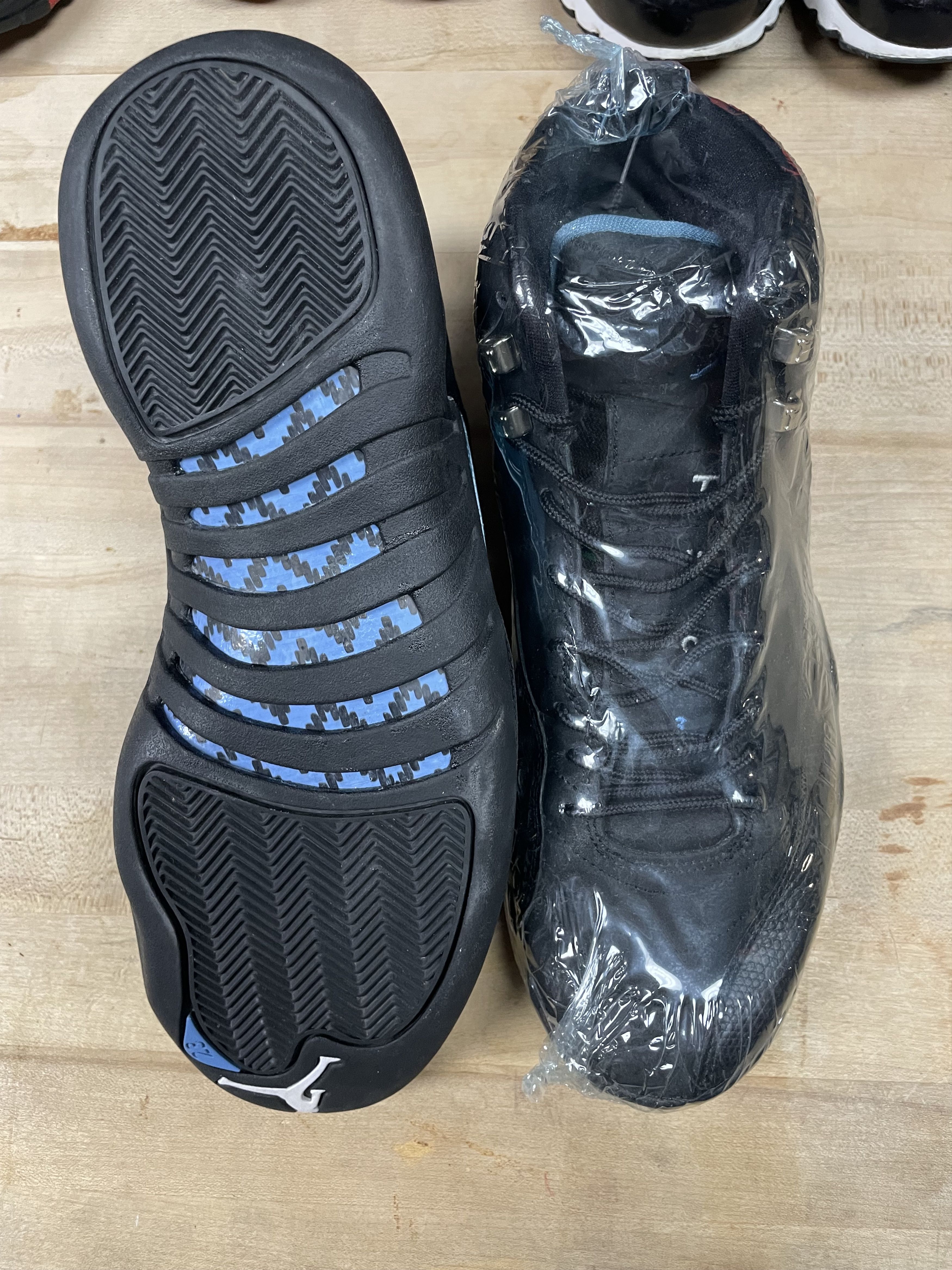 Jordan Brand Jordan 12 Nubuck Size US 11 / EU 44 - 2 Thumbnail