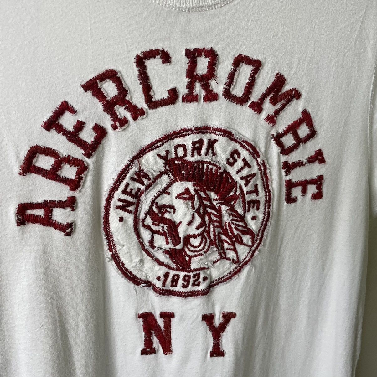 Abercrombie & Fitch × Vintage Vintage Abercrombie Embroidery Apache T Shirt Size US L / EU 52-54 / 3 - 2 Thumbnail