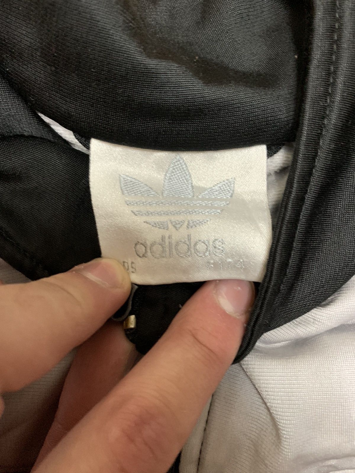 Adidas Rare Adidas International Sports Vintage Windbreaker Size US L / EU 52-54 / 3 - 7 Thumbnail
