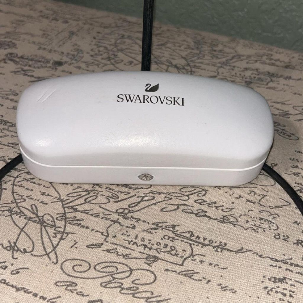Swarovski Swarovski white glasses case #luxury #glassescase Size ONE SIZE - 2 Thumbnail