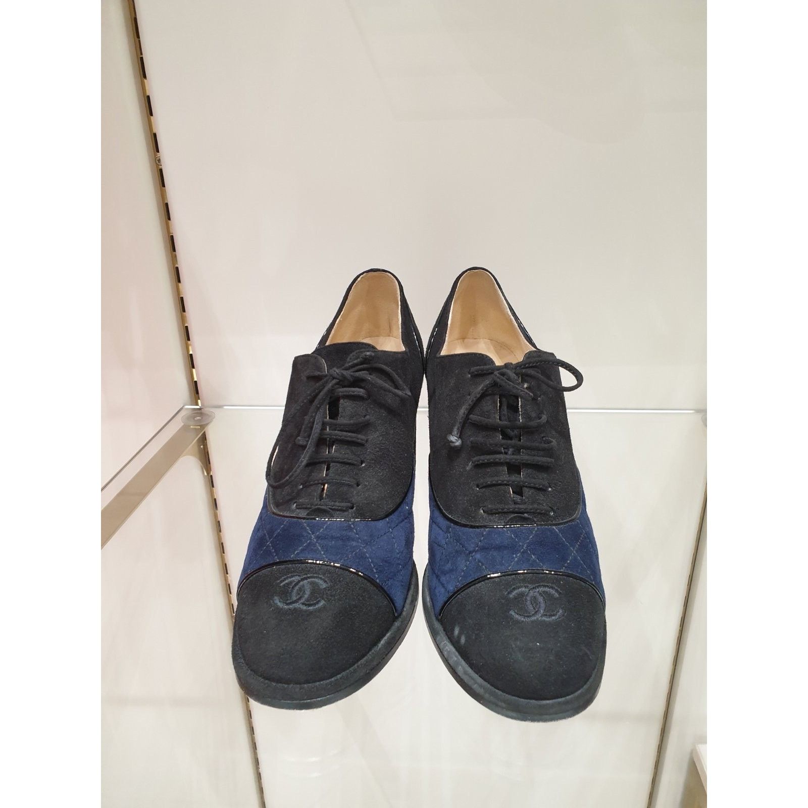 Chanel Chanel Blue Black Suede CC Block Heel Oxford Booties 38 Size US 7 / IT 37 - 2 Thumbnail