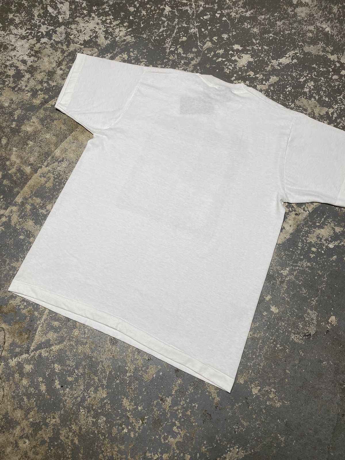 Japanese Brand × Vintage Vintage Wanted! Dangerous $100k Reward Funny Tshirt Size US L / EU 52-54 / 3 - 10 Thumbnail