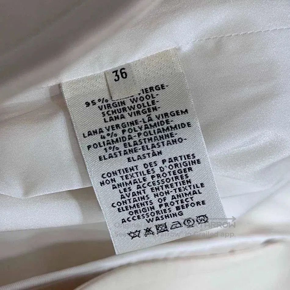 Hermes HERMES Cream Full Print Inner Coat. Size US XS / EU 42 / 0 - 6 Thumbnail