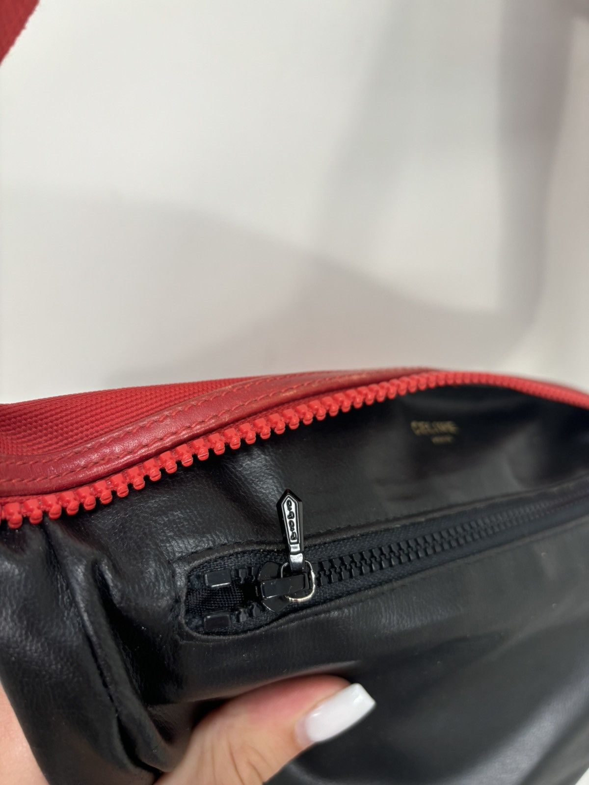 Celine Vintage Celine MO4 Red Fabric Minimalist Rare Shoulder Bag Size ONE SIZE - 17 Thumbnail