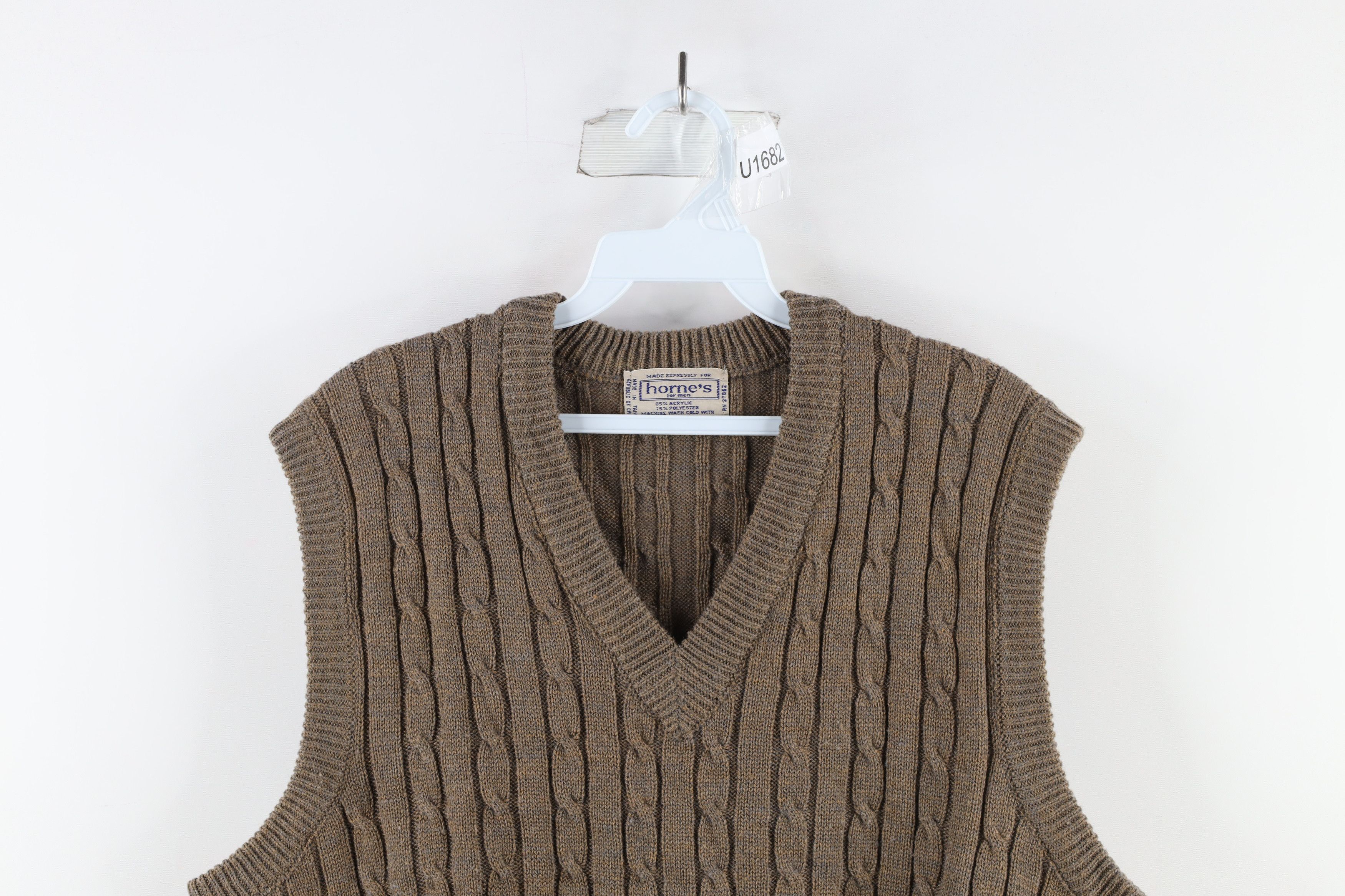 Vintage Vintage 60s 70s Streetwear Cable Knit Sweater Vest Brown Size US XL / EU 56 / 4 - 2 Thumbnail