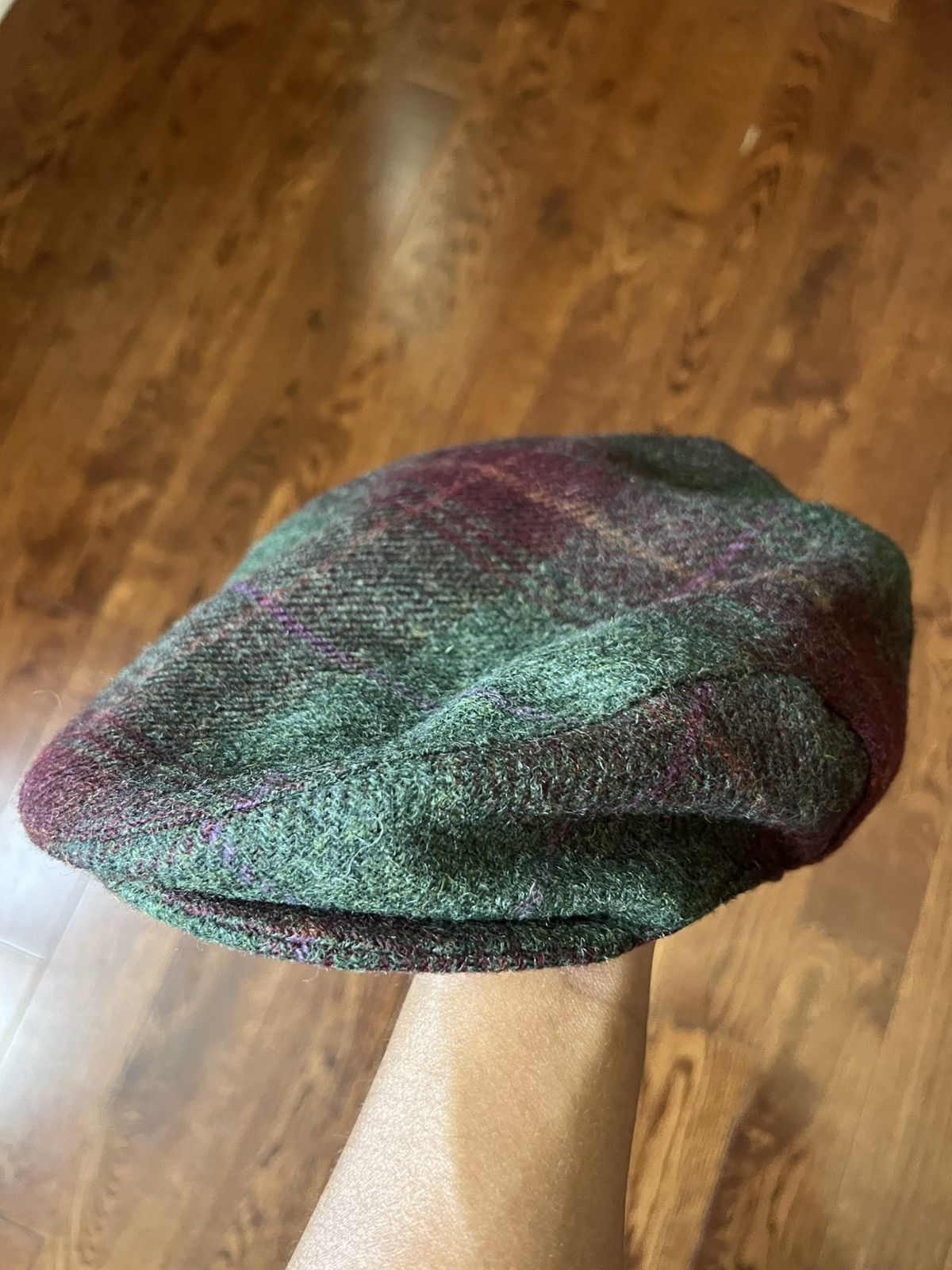 Other M&S Flat Cap Size Tartan Burgundy Pure New Wool - Made in UK Size 40 - 1 Thumbnail