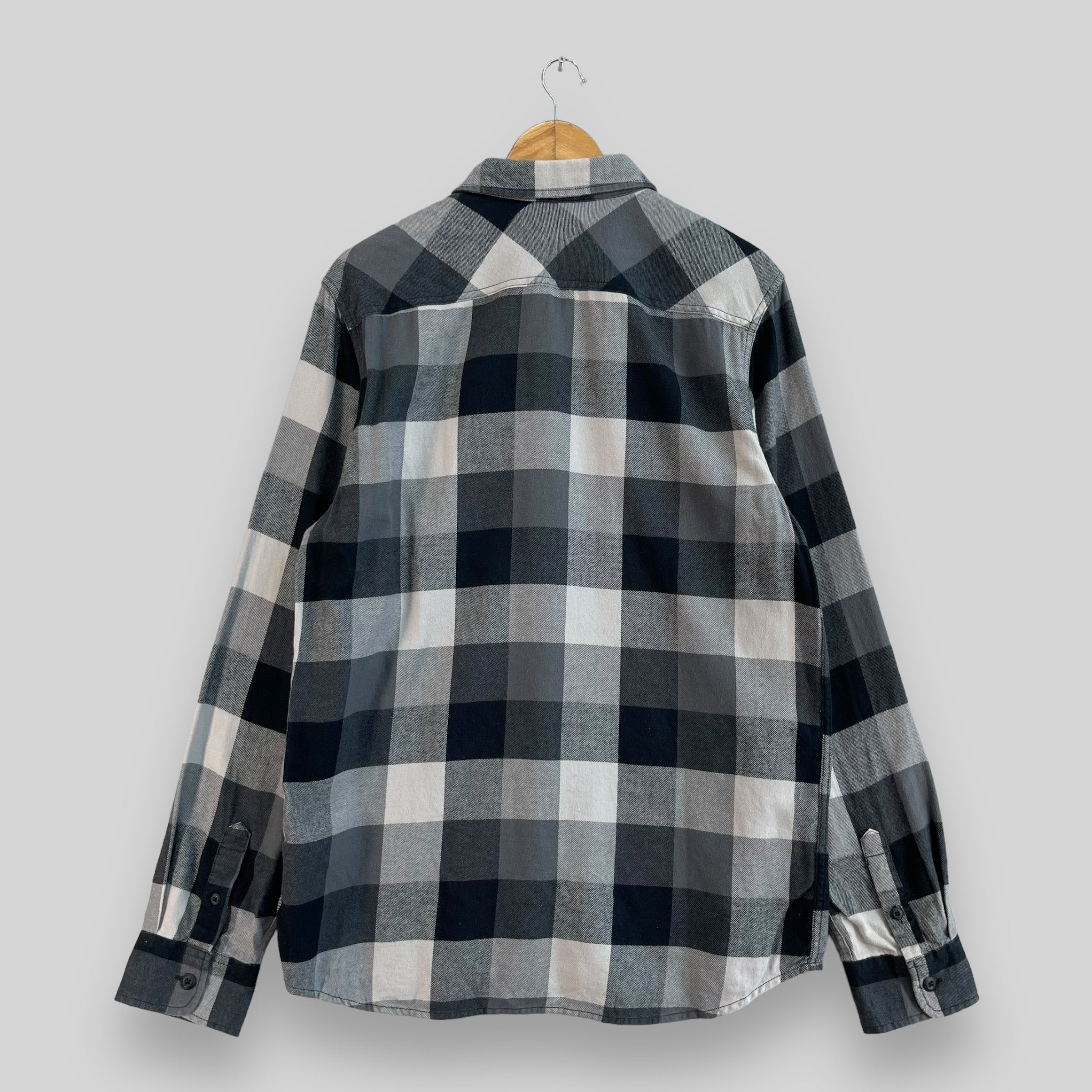 Flannel × Vans Vintage VANS Plaid Black/Gray Flannel Shirt Button Up Size US M / EU 48-50 / 2 - 9 Thumbnail