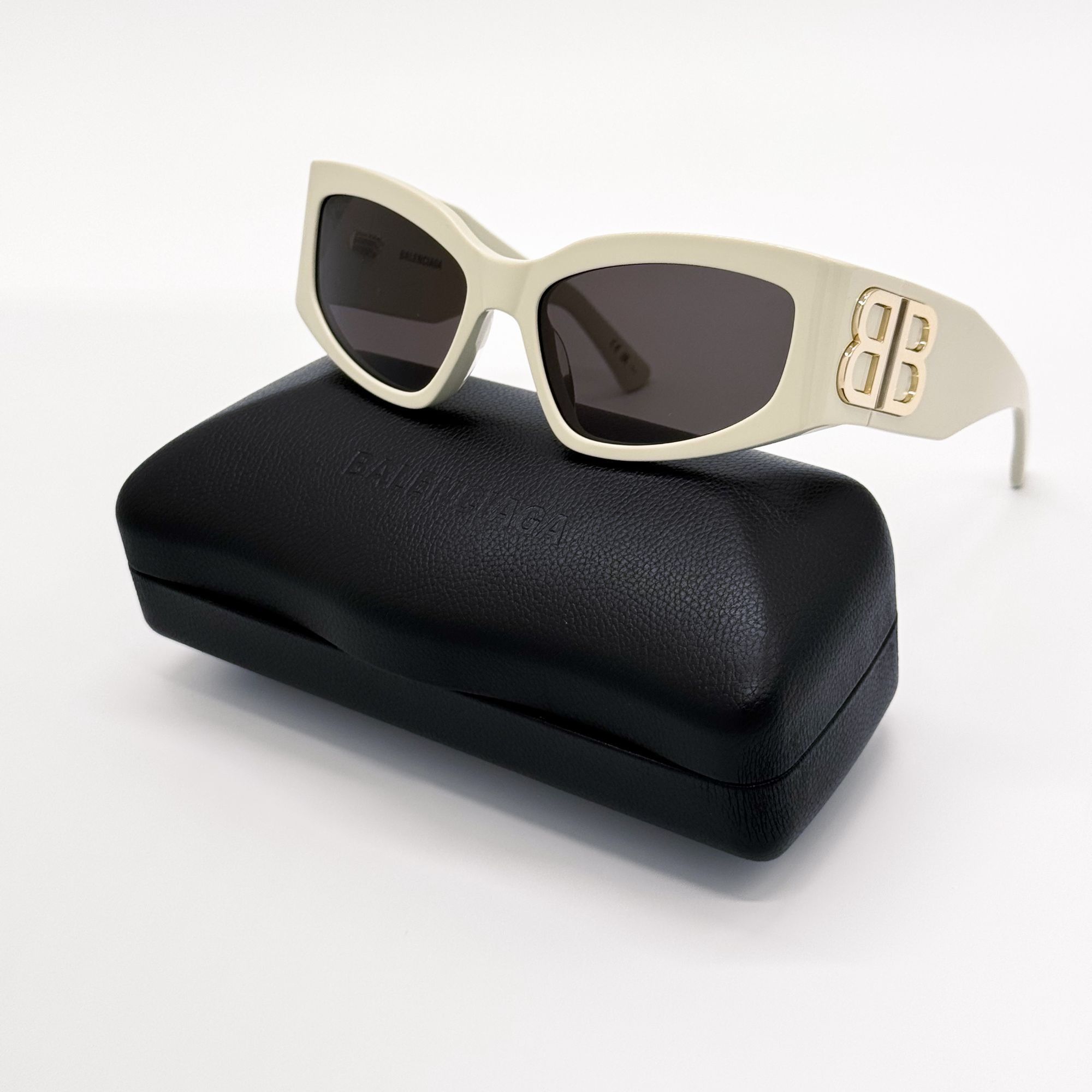 Balenciaga NEW BALENCIAGA BB0321S 010 SUNGLASSES IVORY WOMEN CAT EYE Size ONE SIZE - 1 Thumbnail