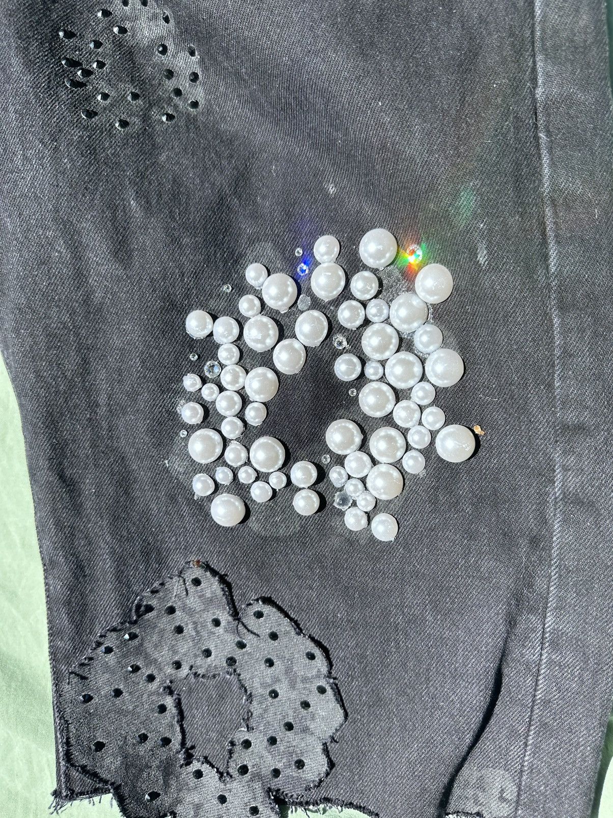 DENIM TEARS × Levi's Denim Tears custom Pearl and Swarovski crystal shorts sz40 Size US 40 / EU 56 - 4 Thumbnail