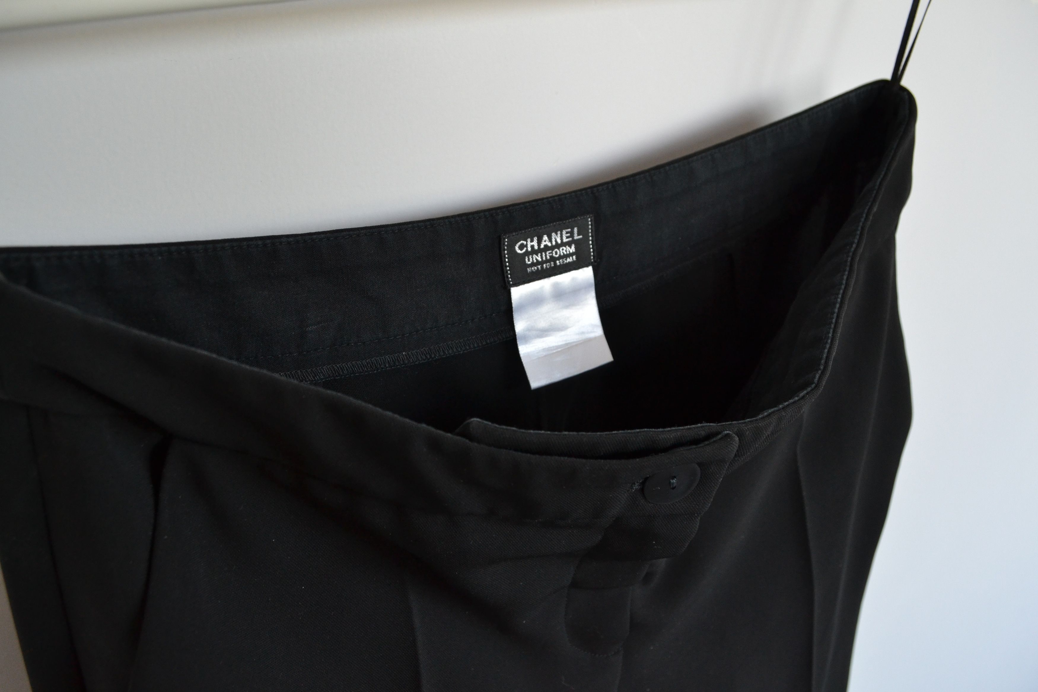 Chanel CHANEL Pants Black Trousers Vintage Logo Button Skinny Size 26" / US 2 / IT 38 - 4 Thumbnail