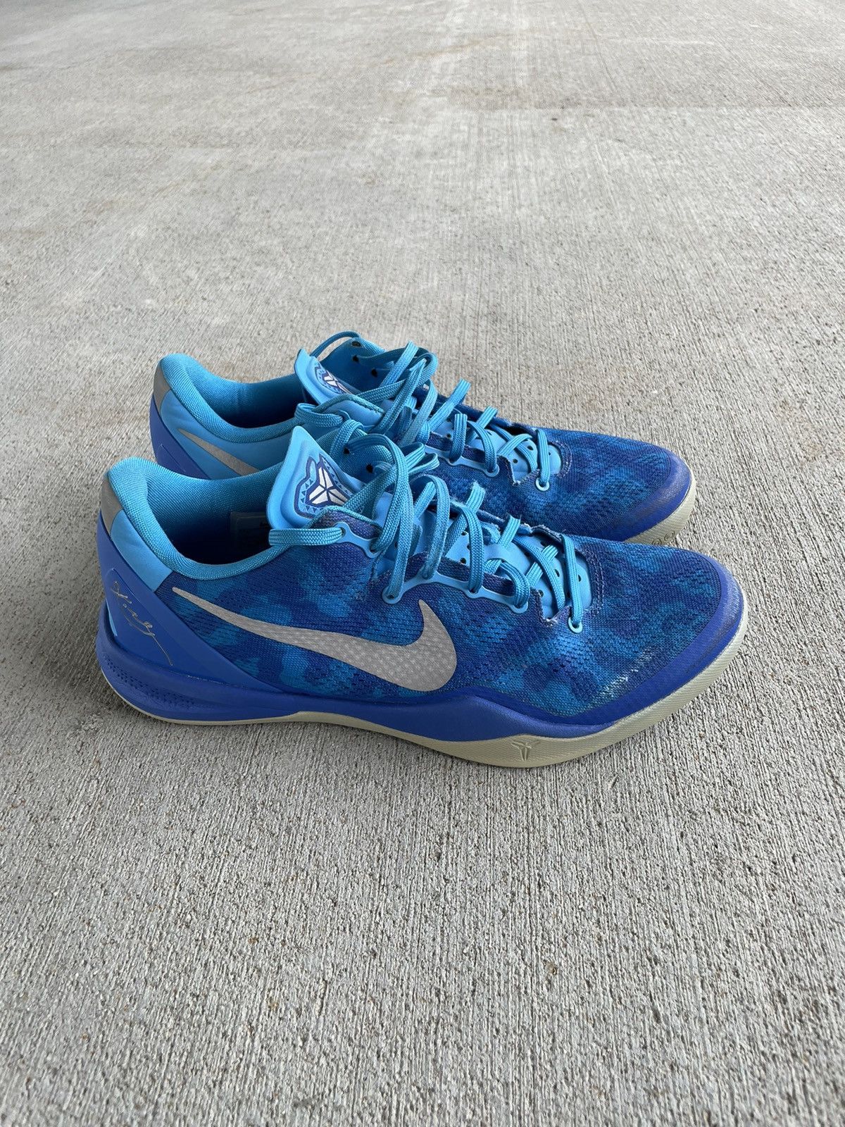 Nike *RARE* Kobe 8 Blue Glow Size US 10 / EU 43 - 4 Thumbnail