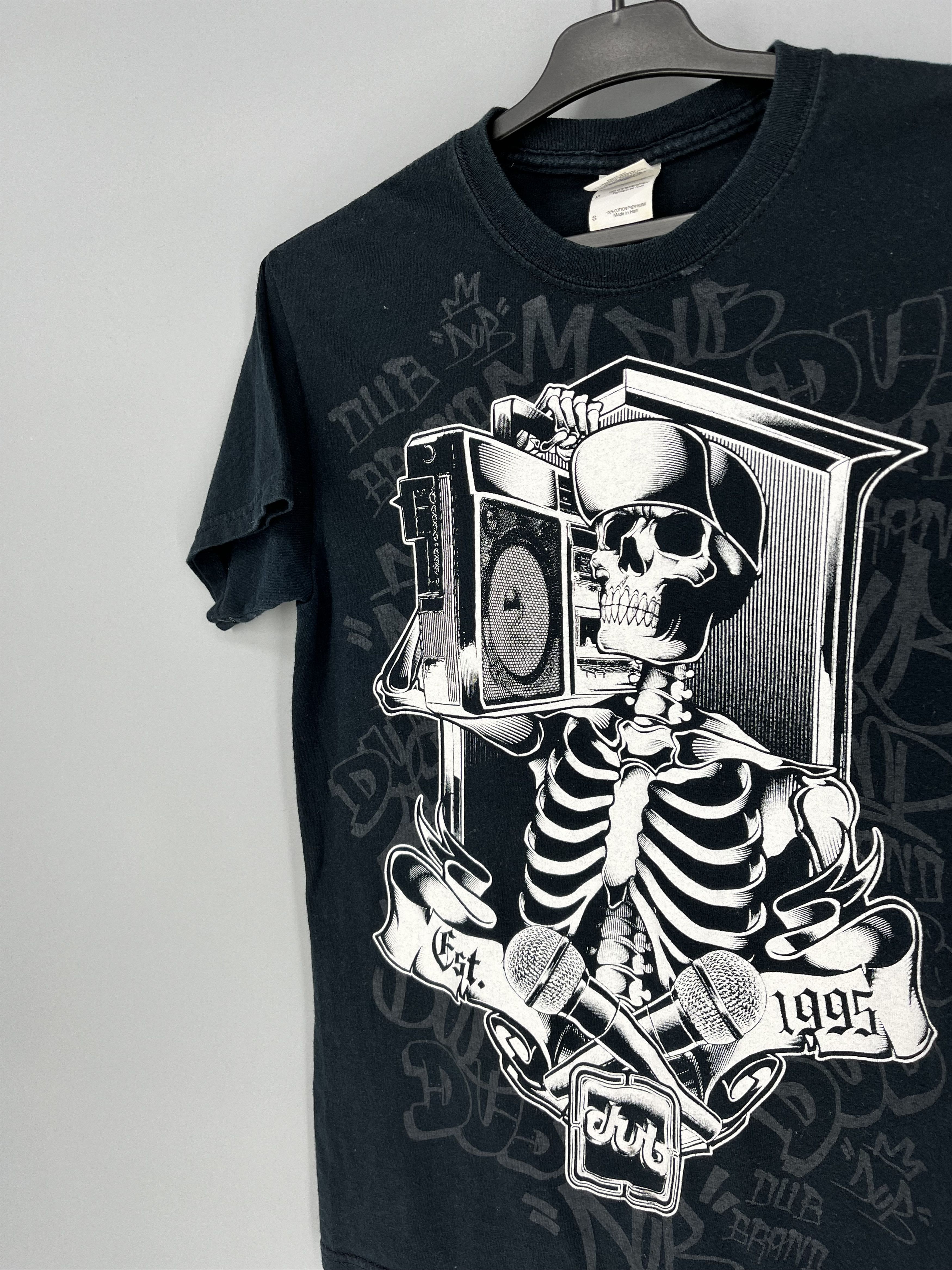 Japanese Brand × Vintage Gildan T-shirt With Skull Dub Reggae Hip-Hop Streetwear Styl Size US S / EU 44-46 / 1 - 7 Thumbnail