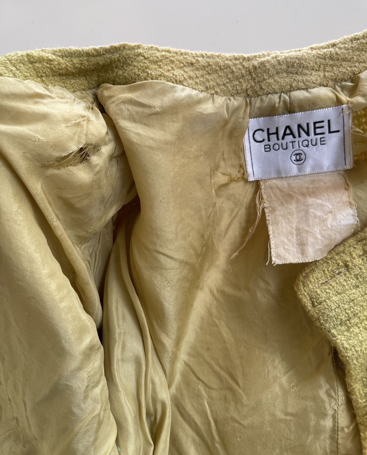 Chanel Vintage Chanel Tweed Cropped Jacket Size XS / US 0-2 / IT 36-38 - 12 Thumbnail