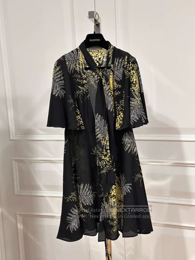 Valentino Valentino Silk short-sleeved dress Size XS / US 0-2 / IT 36-38 - 1 Thumbnail