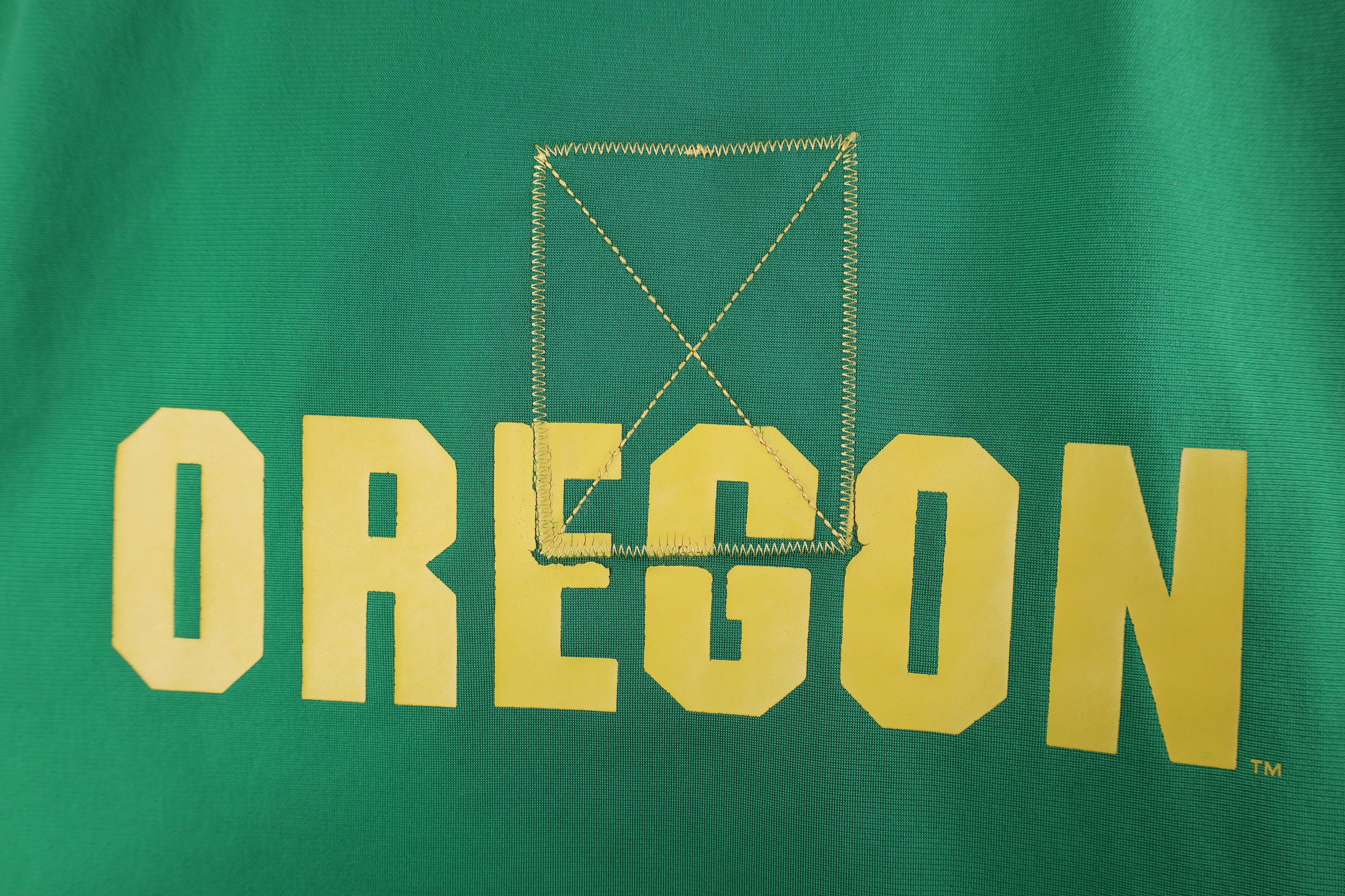 Nike Vintage Nike Prefontaine University of Oregon Track Jacket Size L / US 10 / IT 46 - 15 Thumbnail